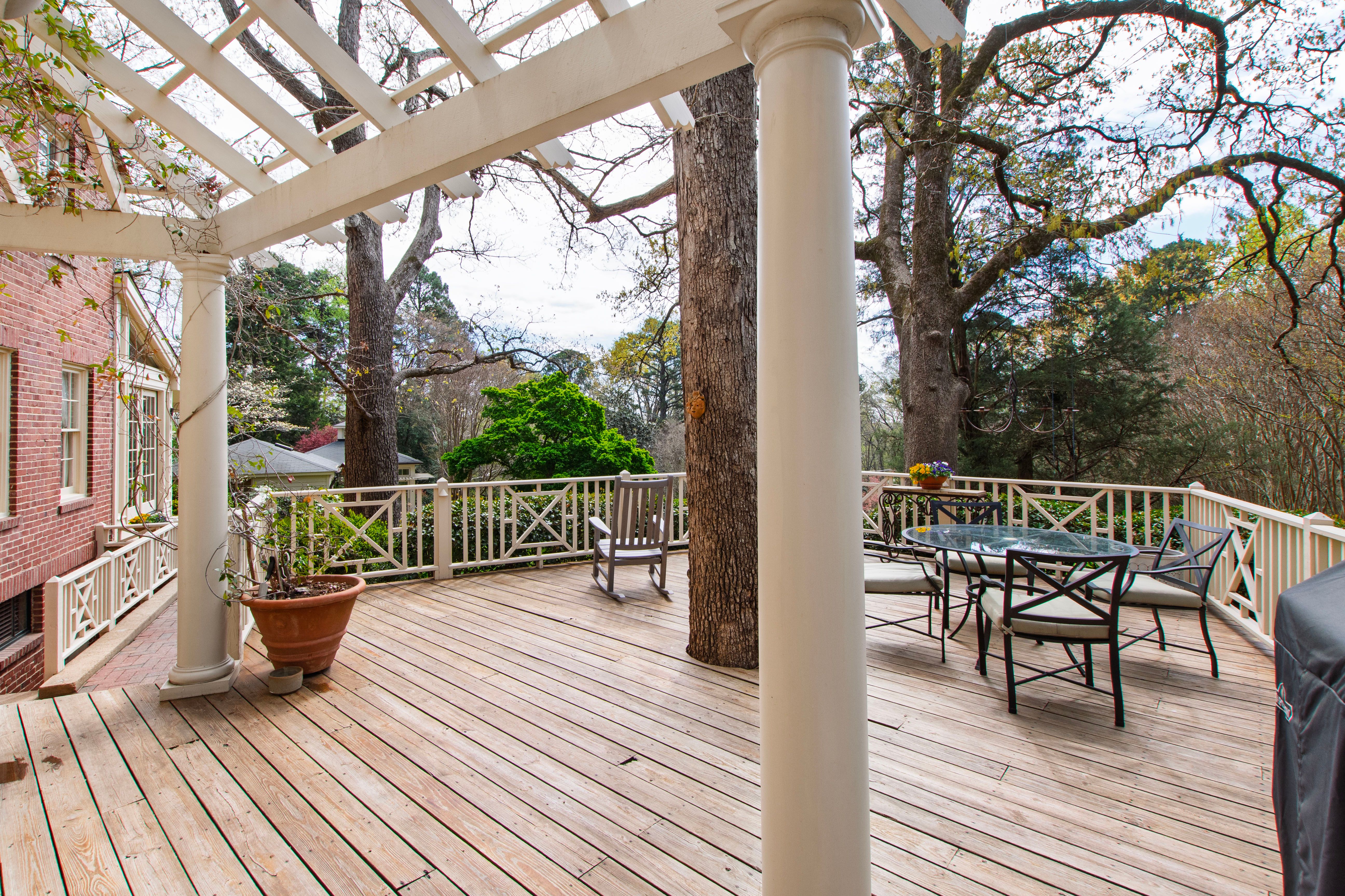 223 Hillcrest Circle 