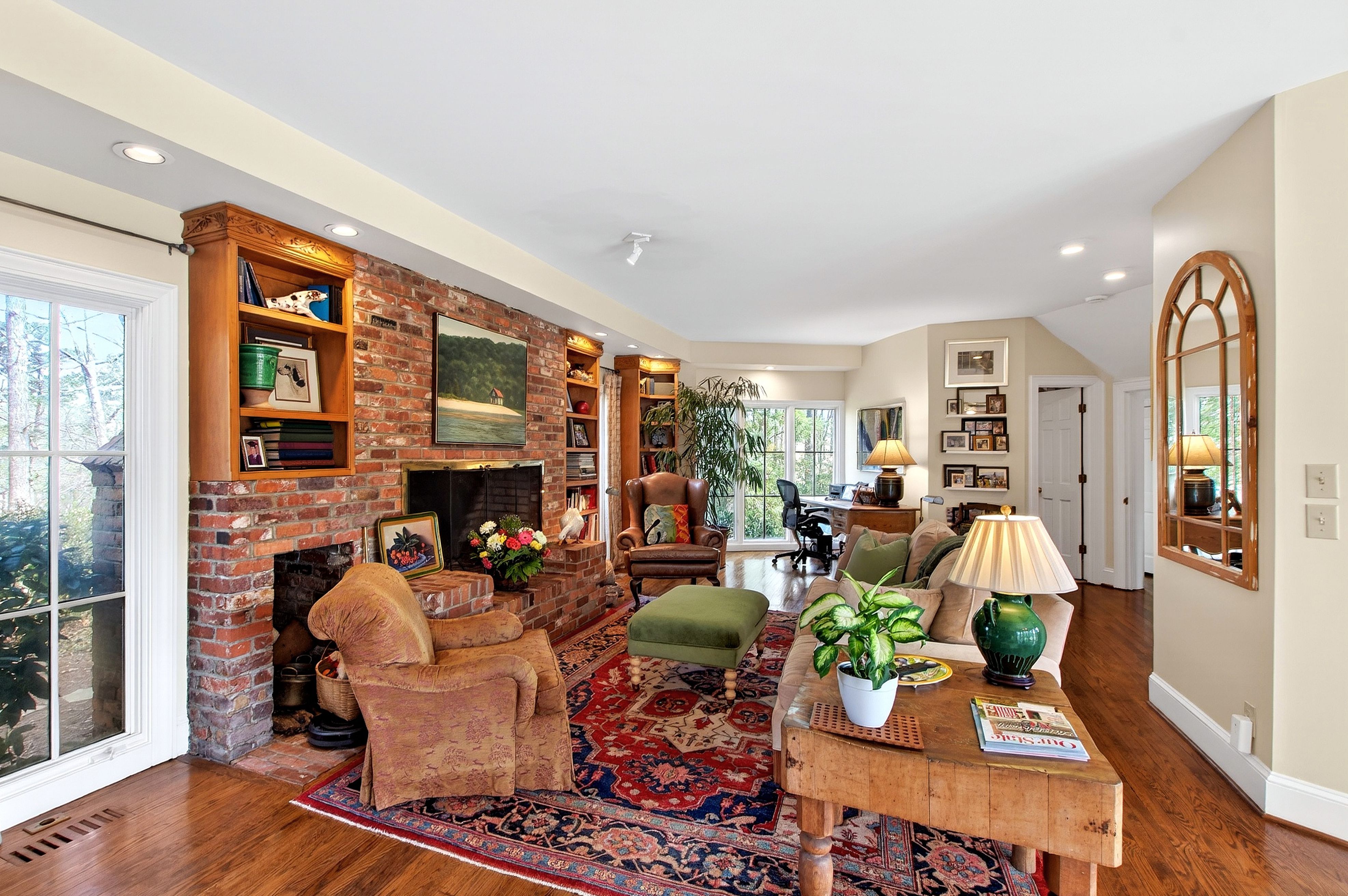 223 Hillcrest Circle 