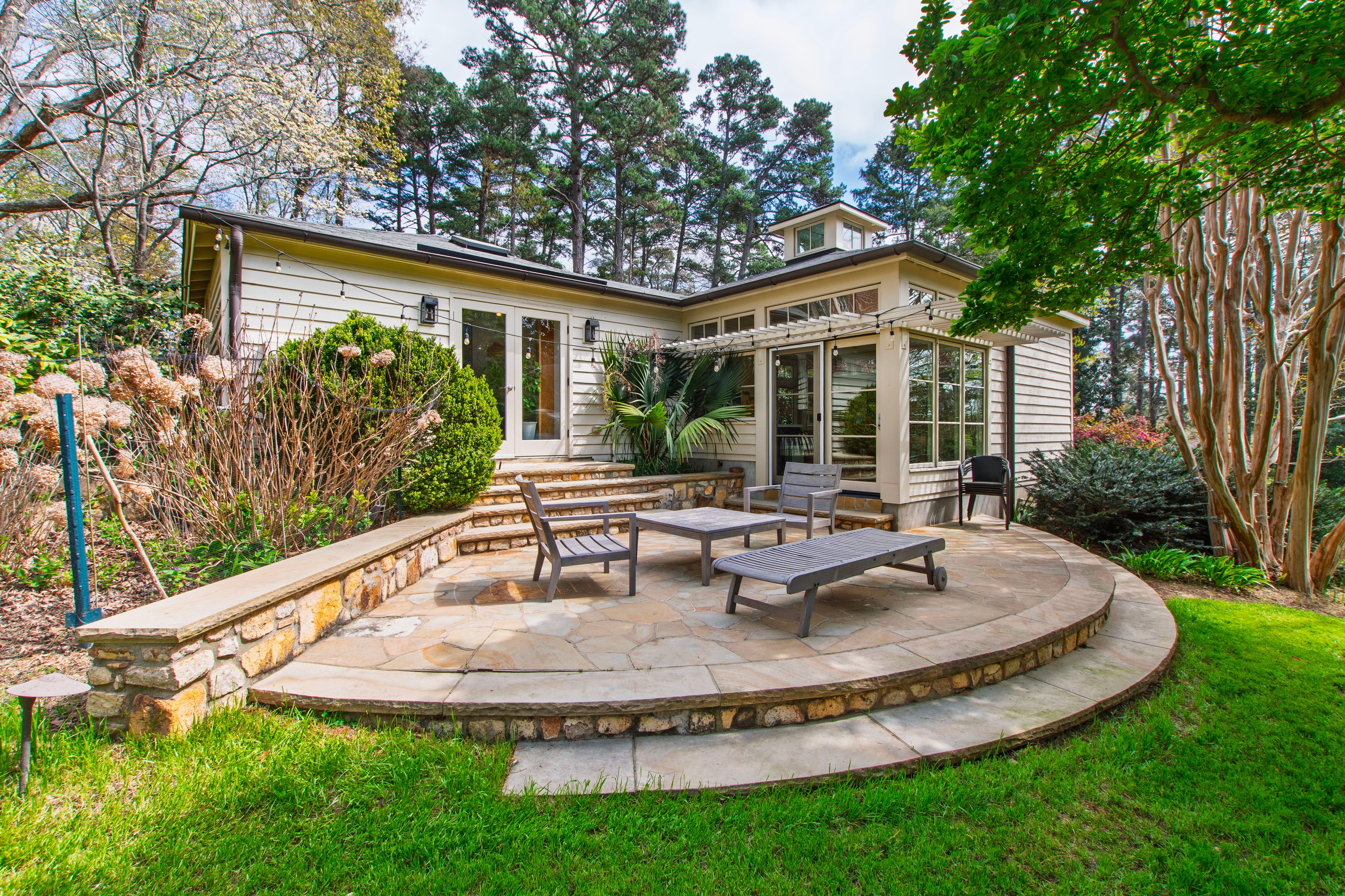 223 Hillcrest Circle 