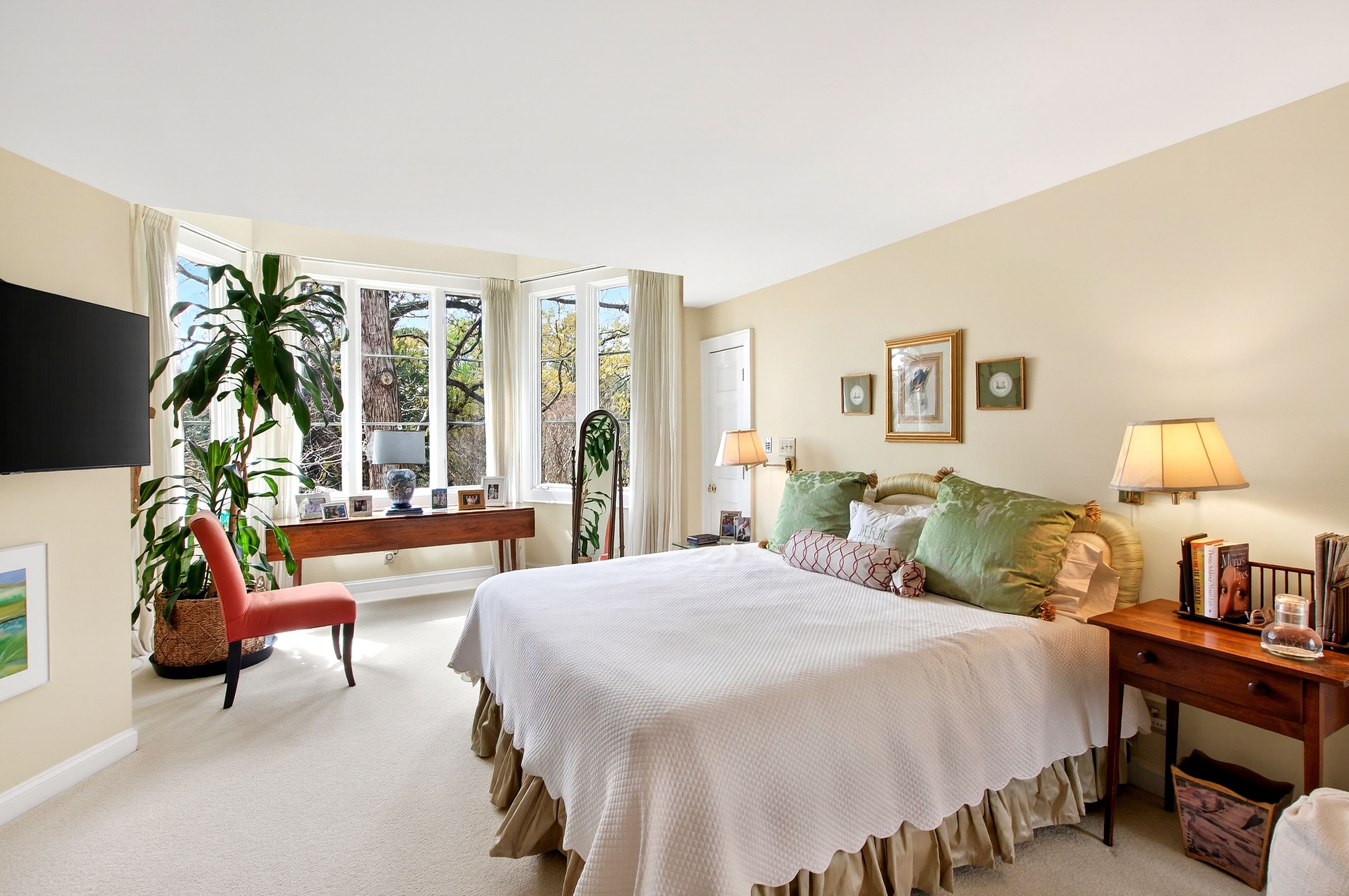 223 Hillcrest Circle 