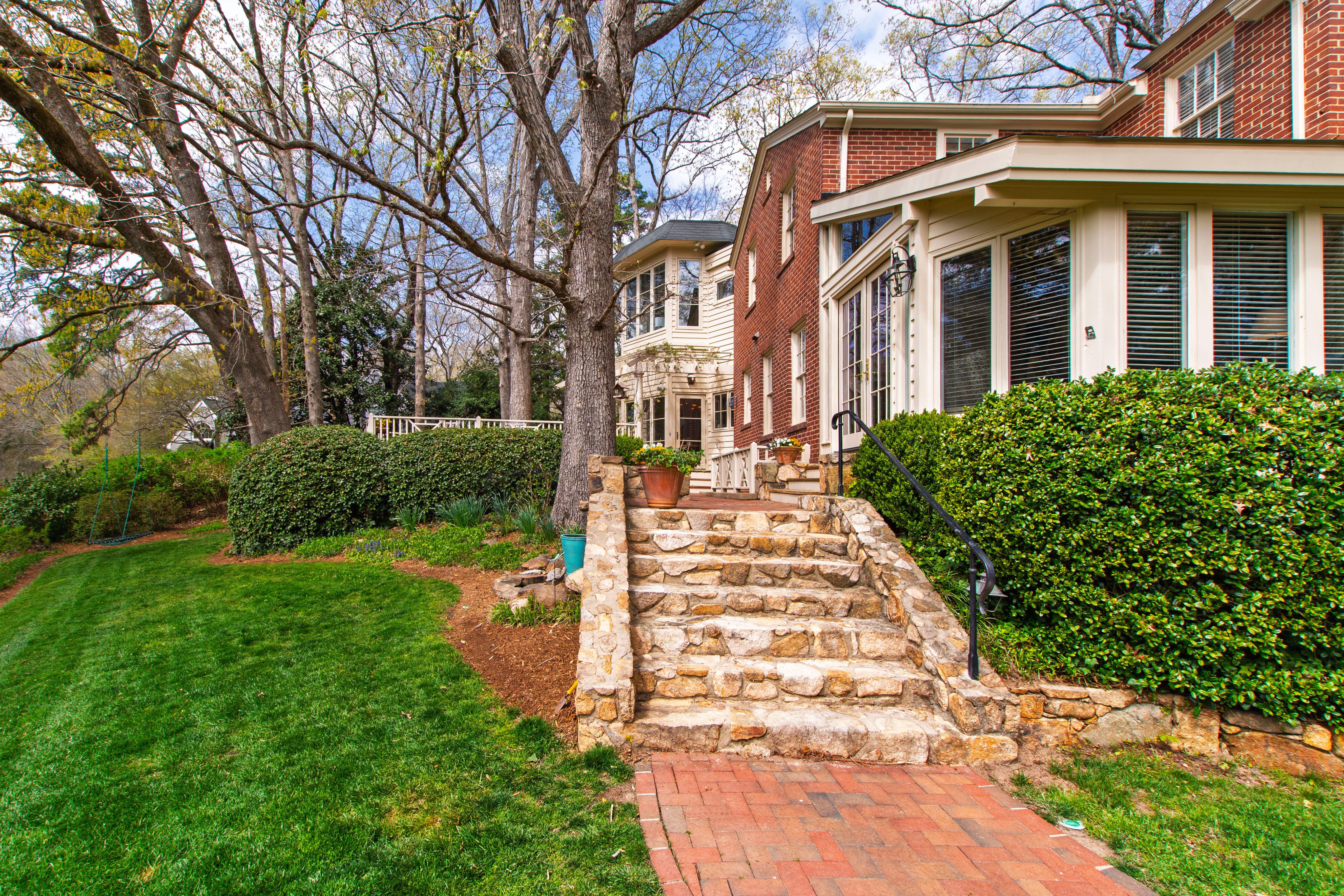 223 Hillcrest Circle 