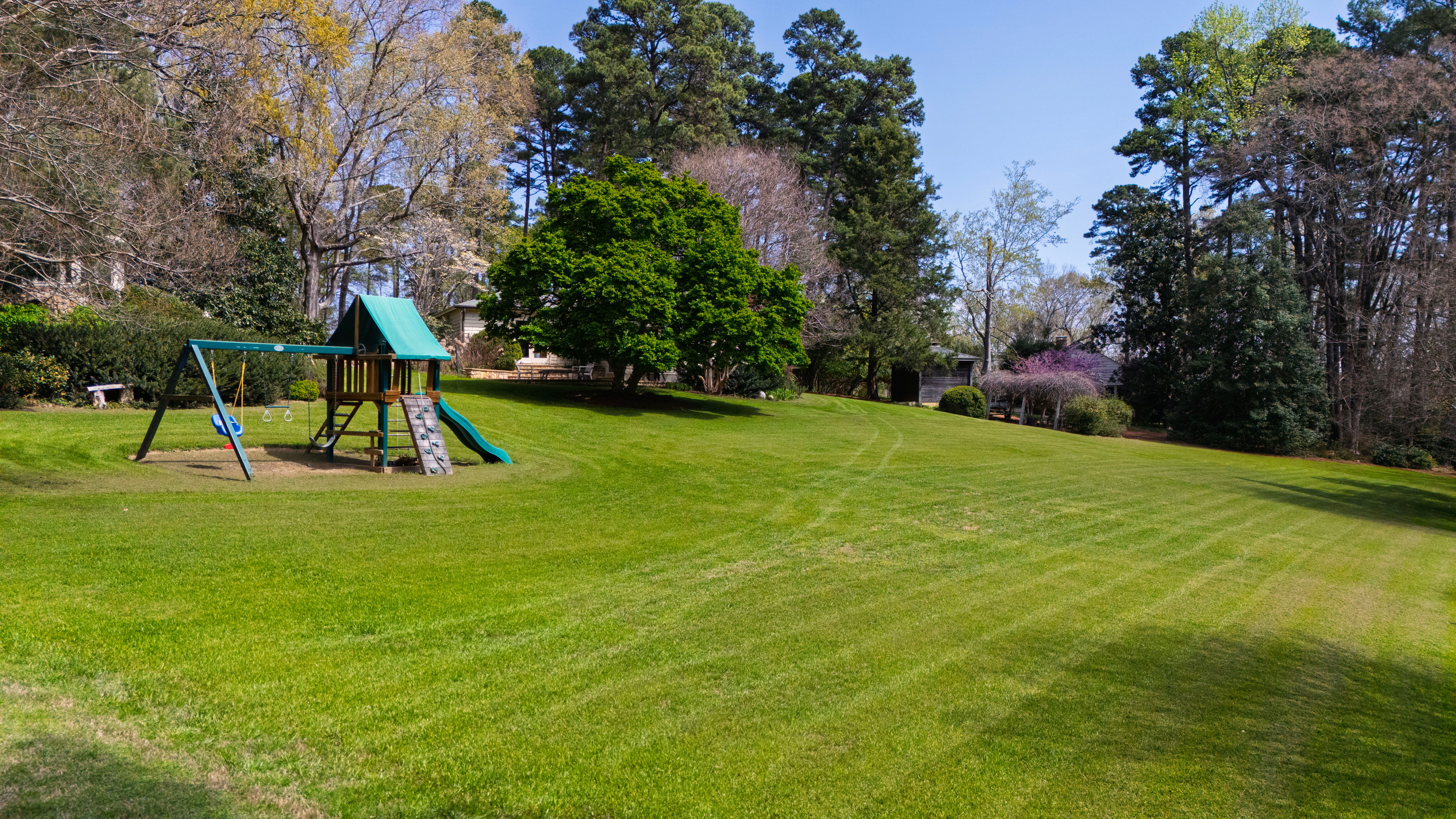 223 Hillcrest Circle 