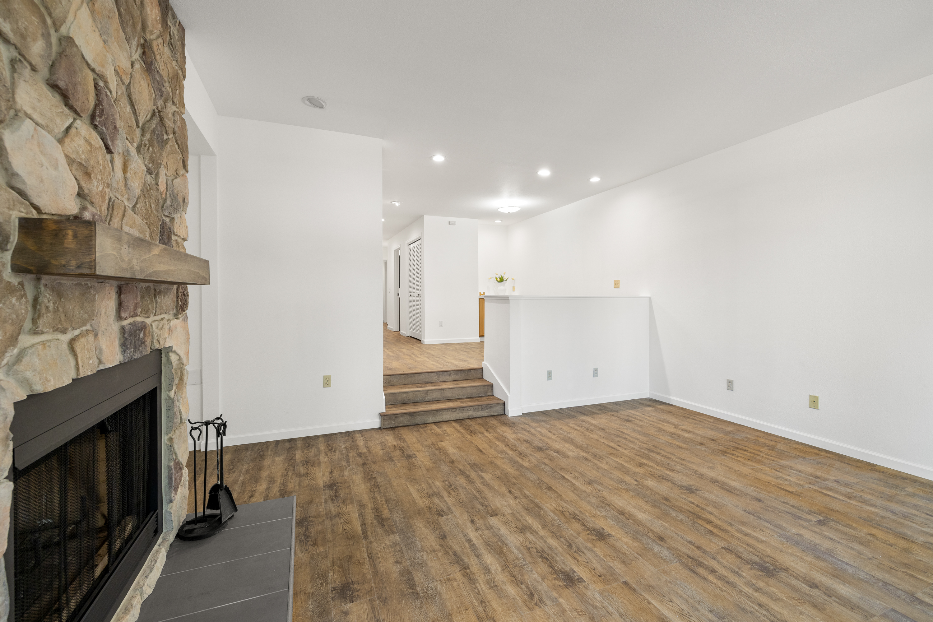 144 Village Blvd #83 