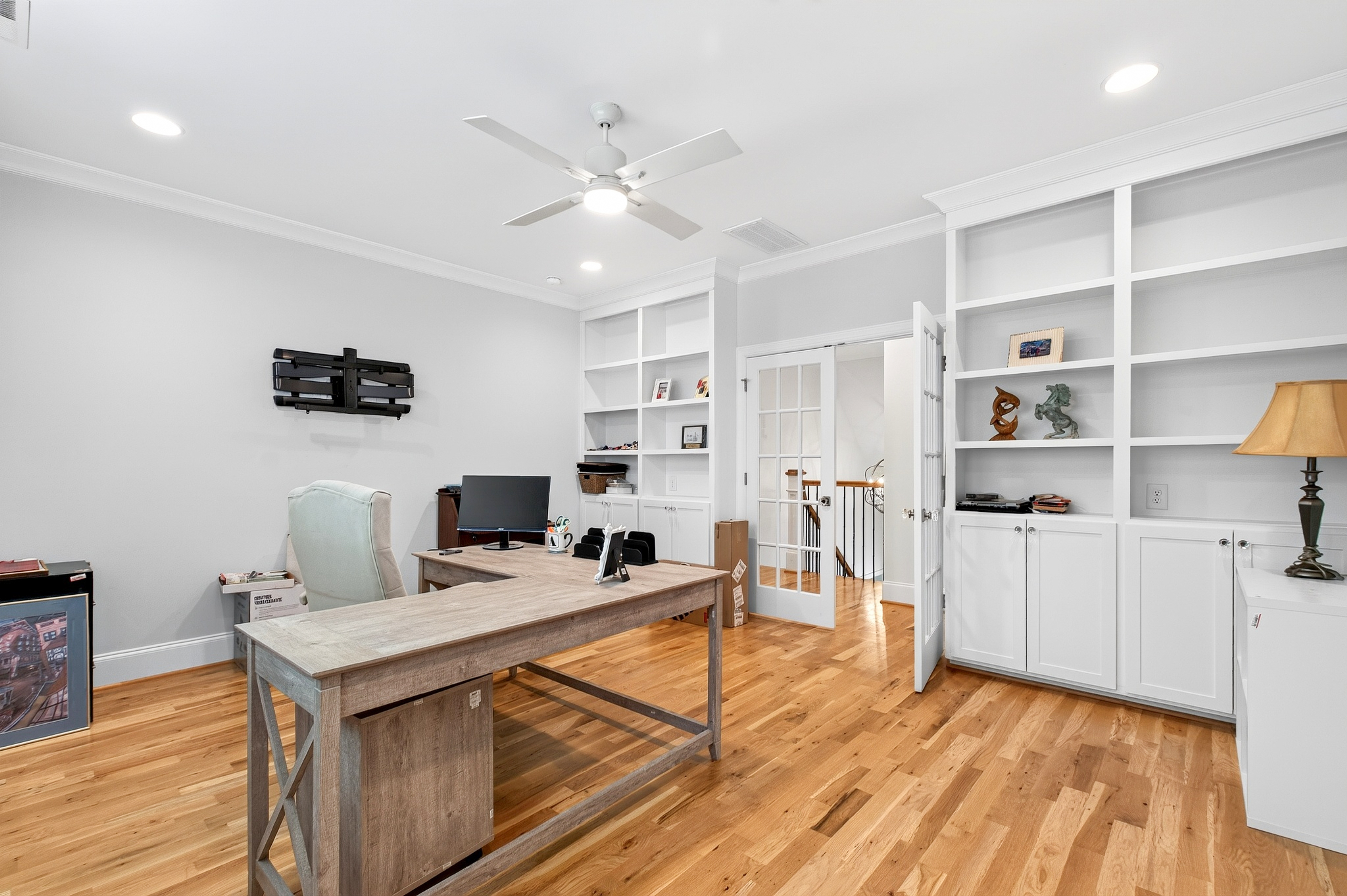 911 Canterbury Road 