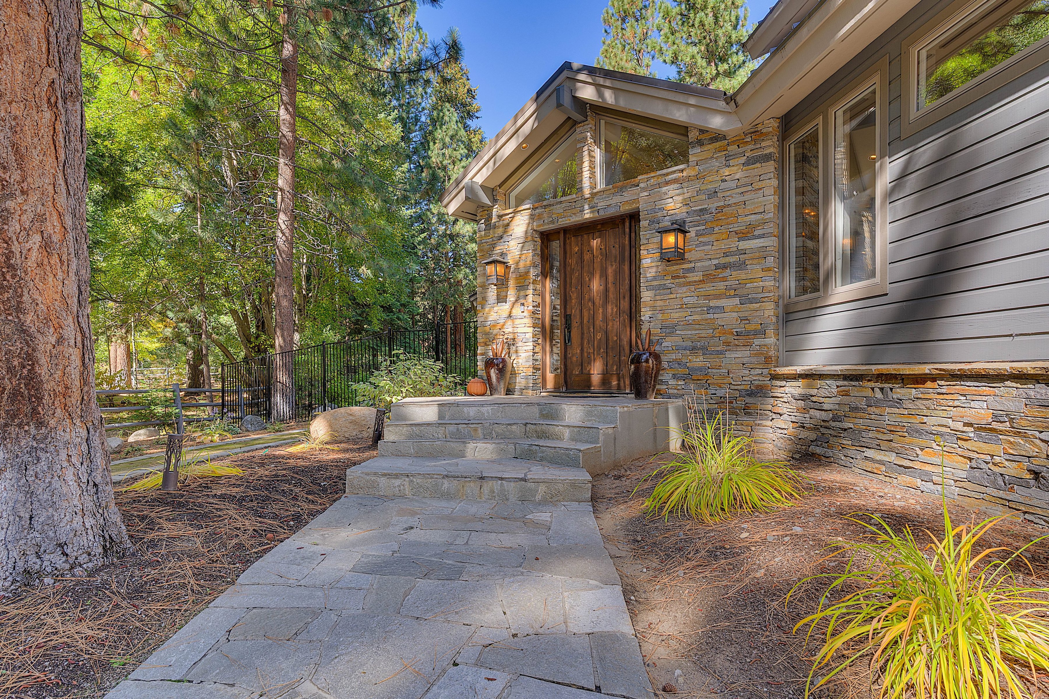 998 Third Green Court