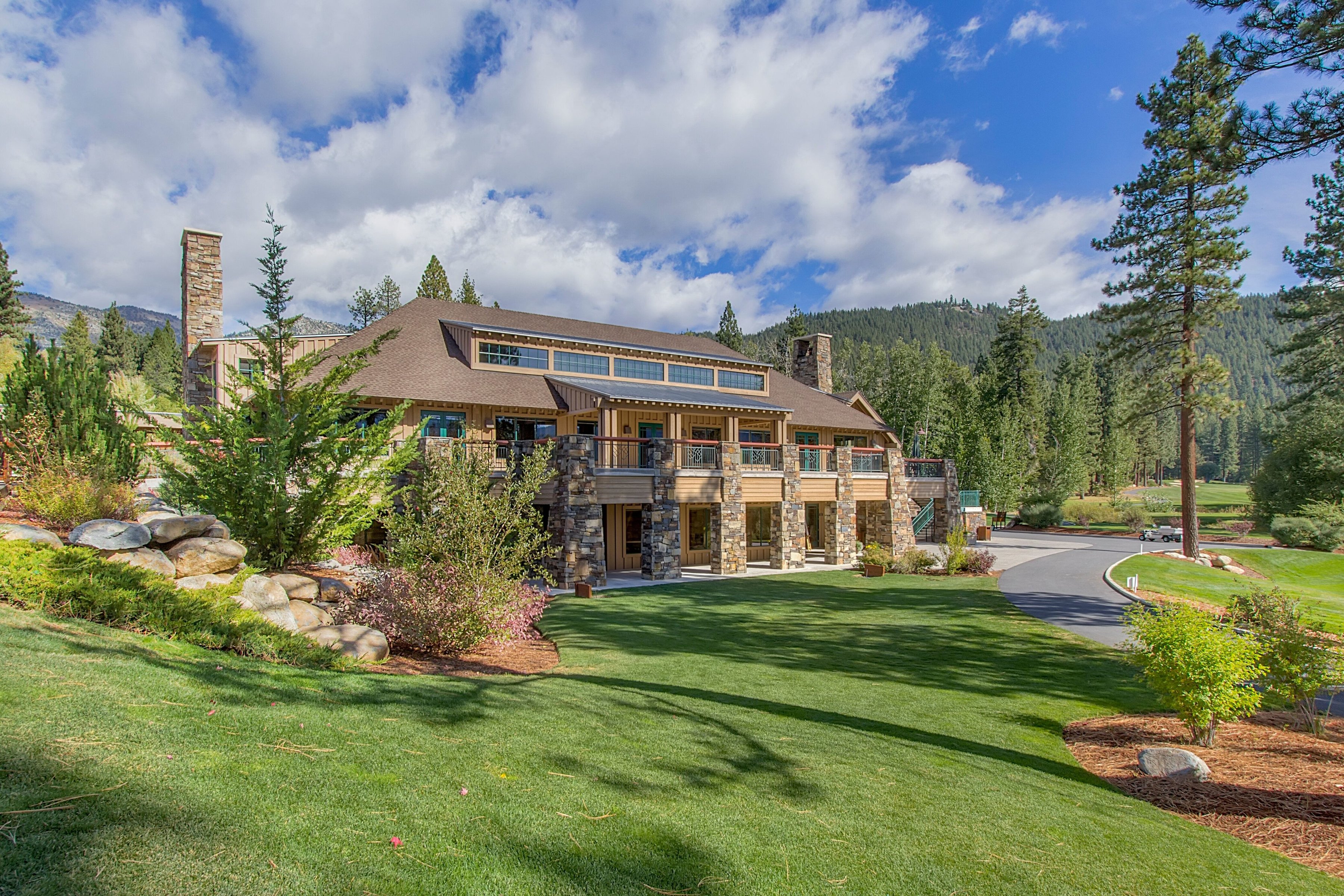 998 Third Green Court