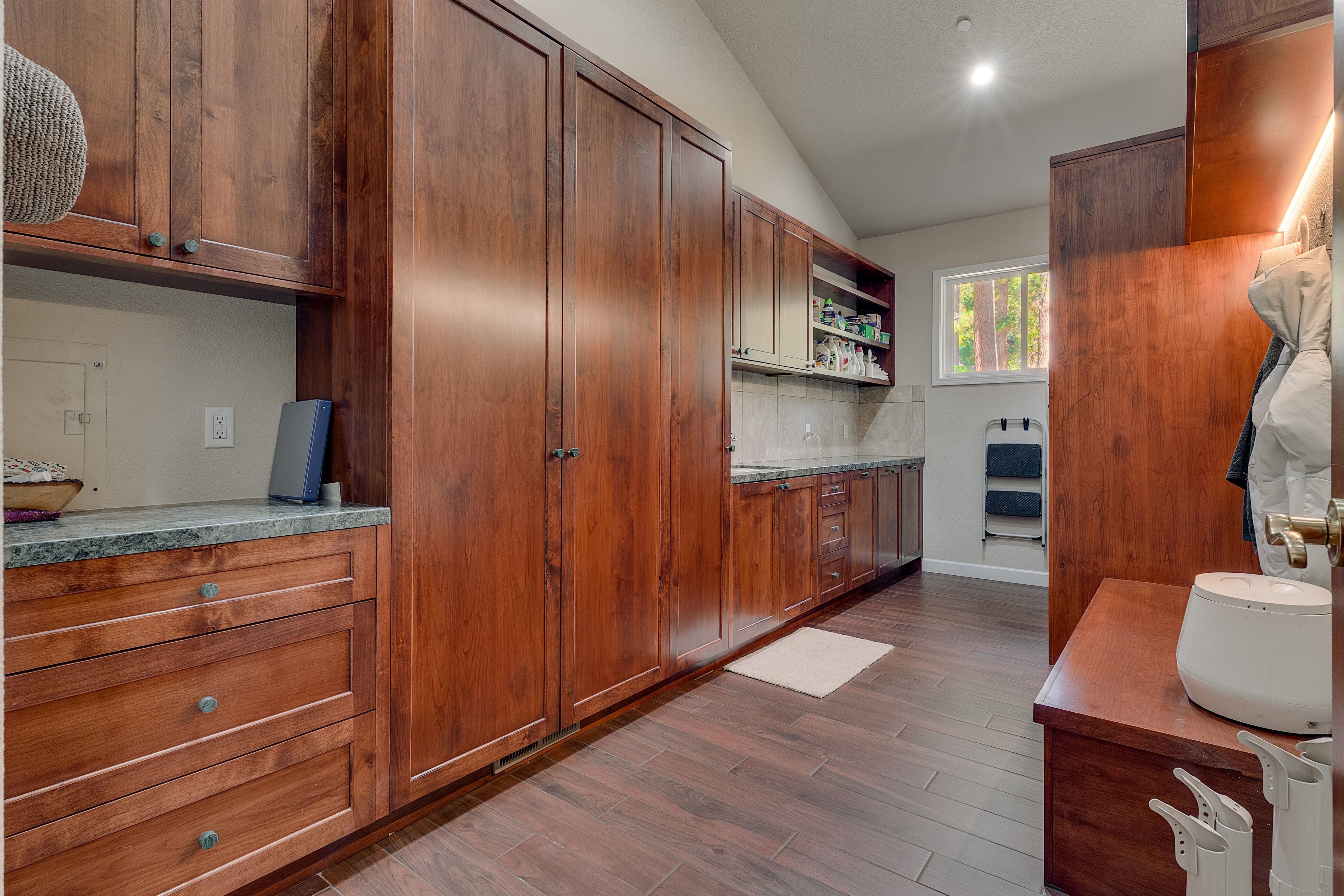 998 Third Green Court