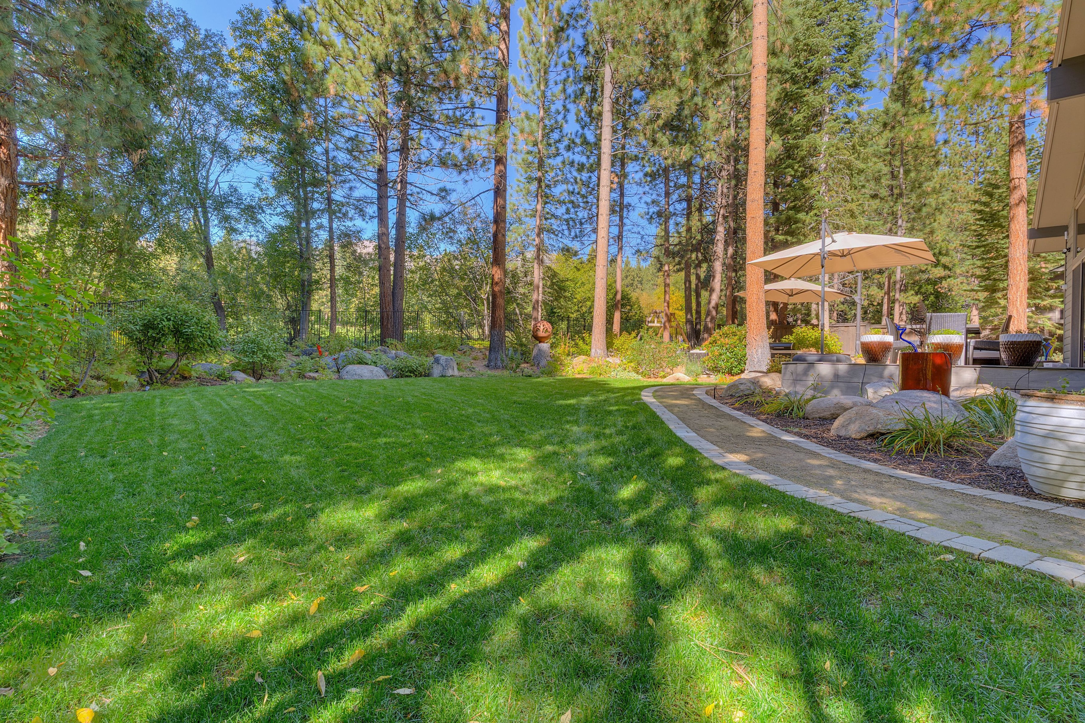 998 Third Green Court