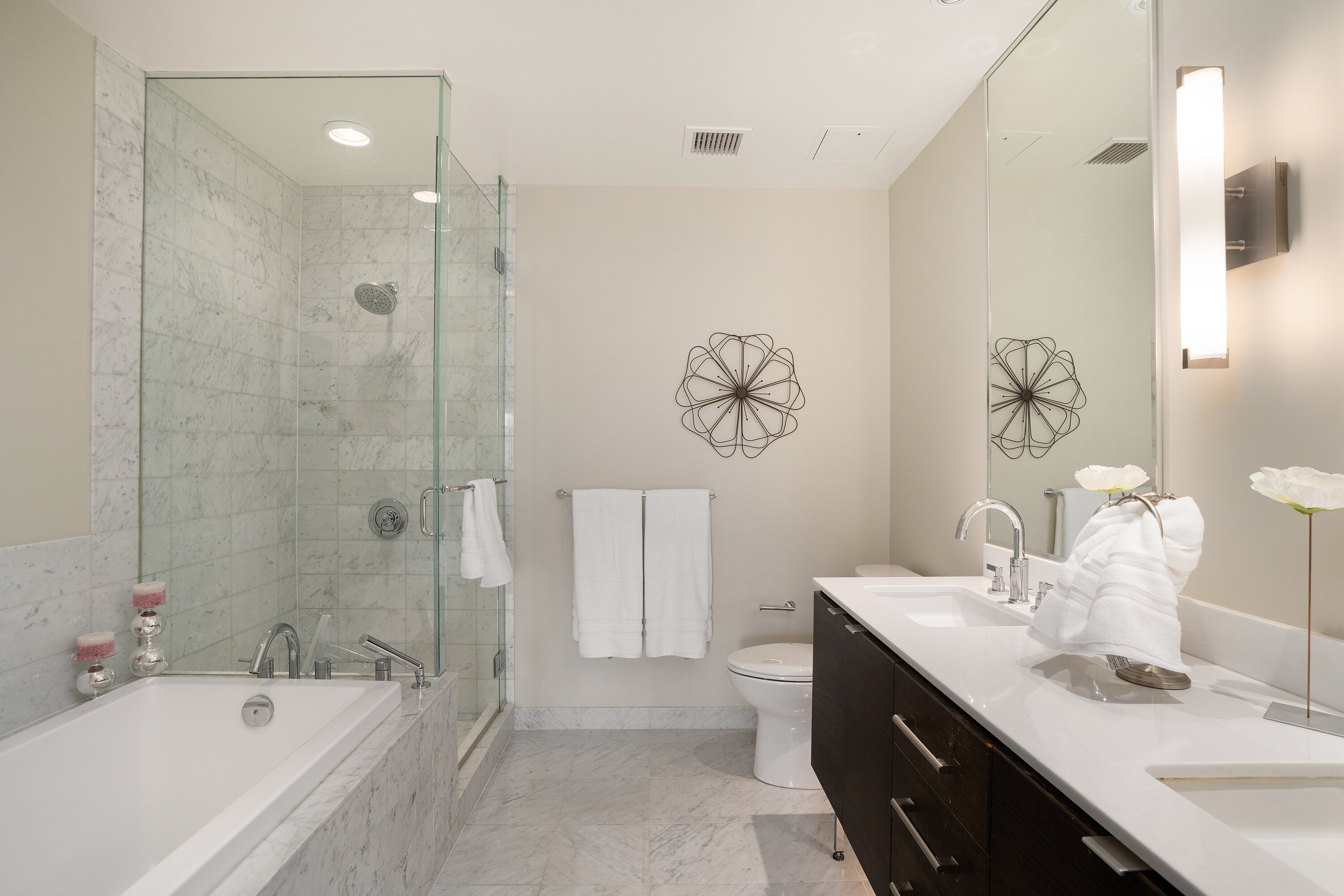 201-9809 Seaport Place