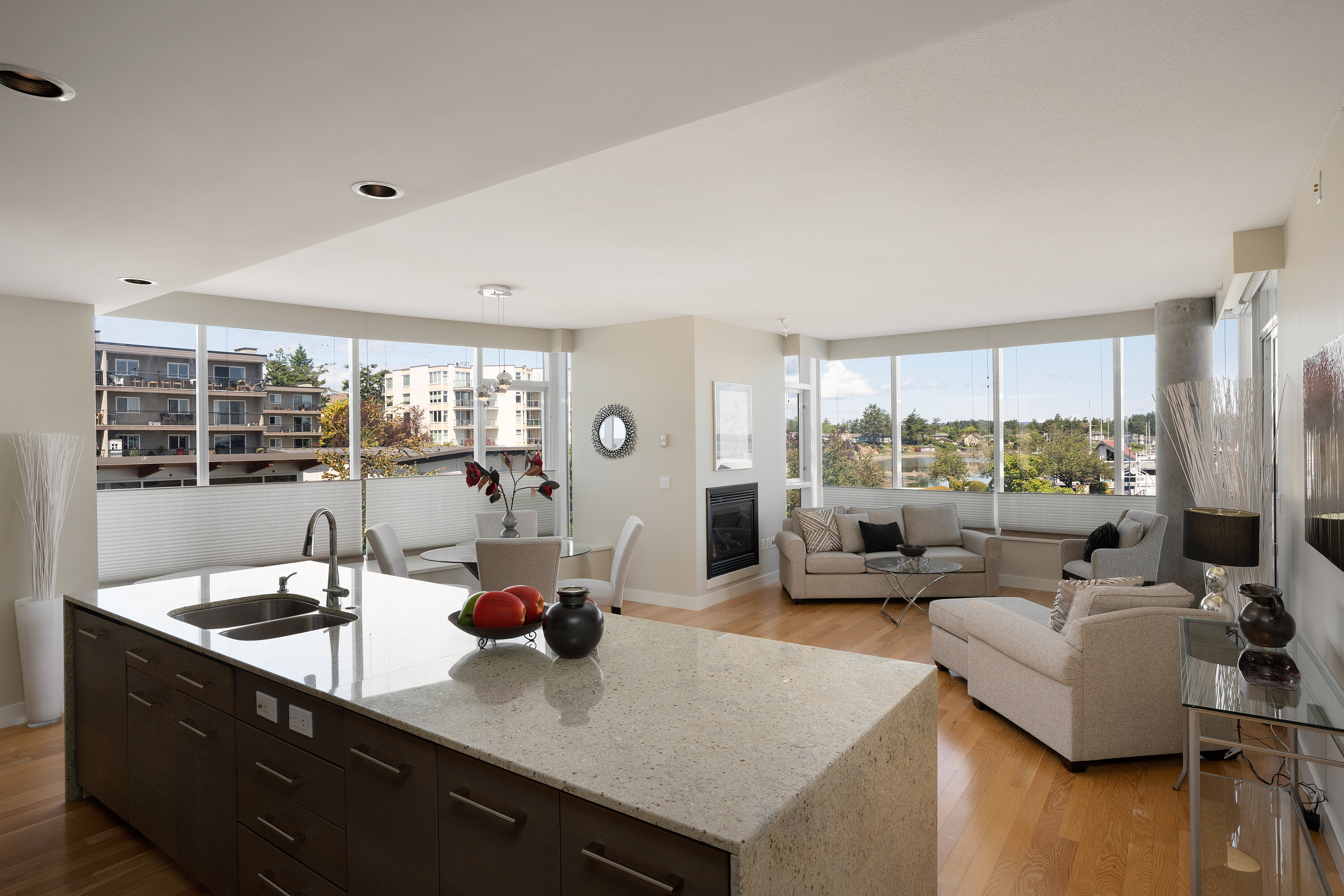 201-9809 Seaport Place