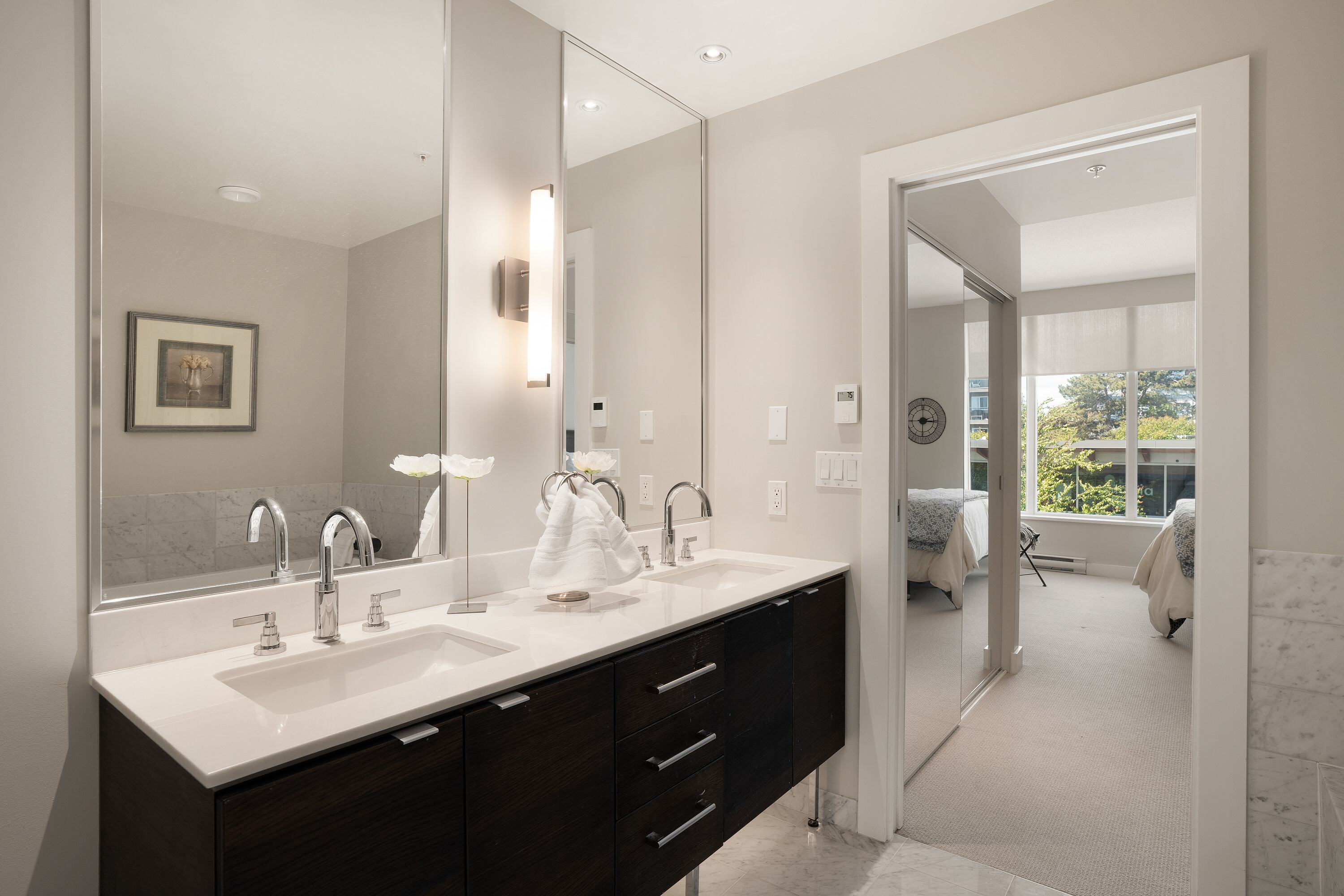 201-9809 Seaport Place