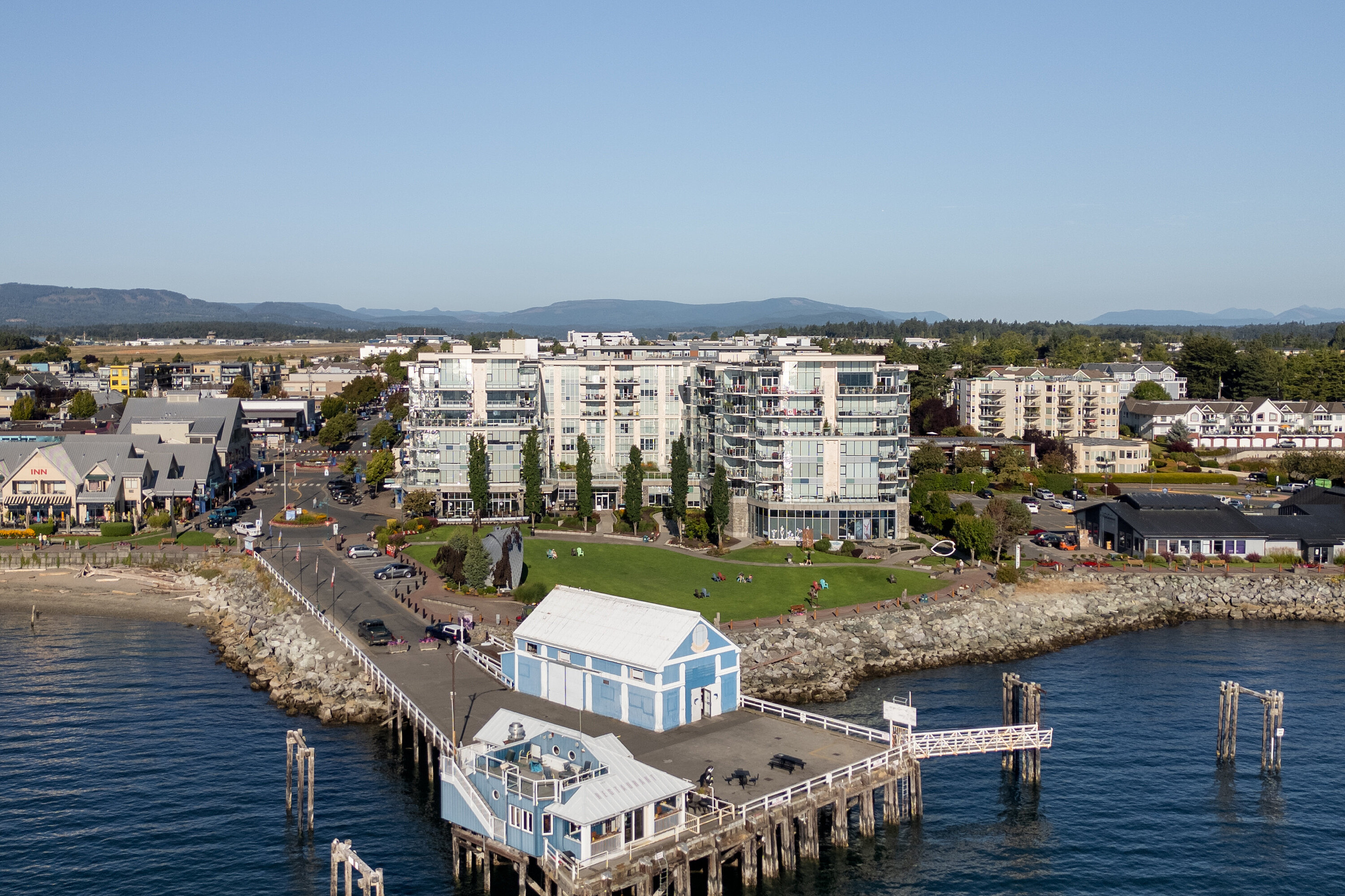 201-9809 Seaport Place