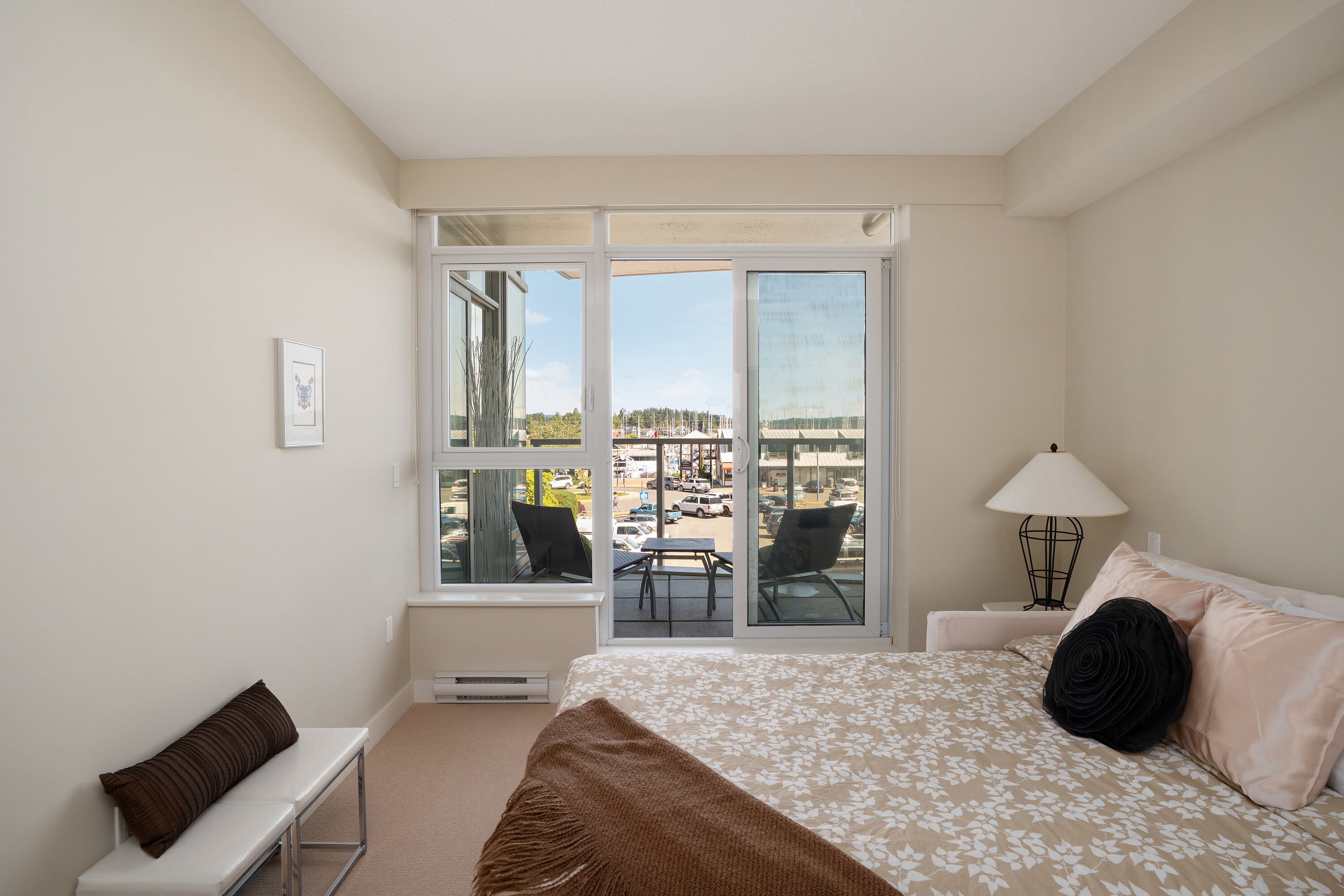 201-9809 Seaport Place