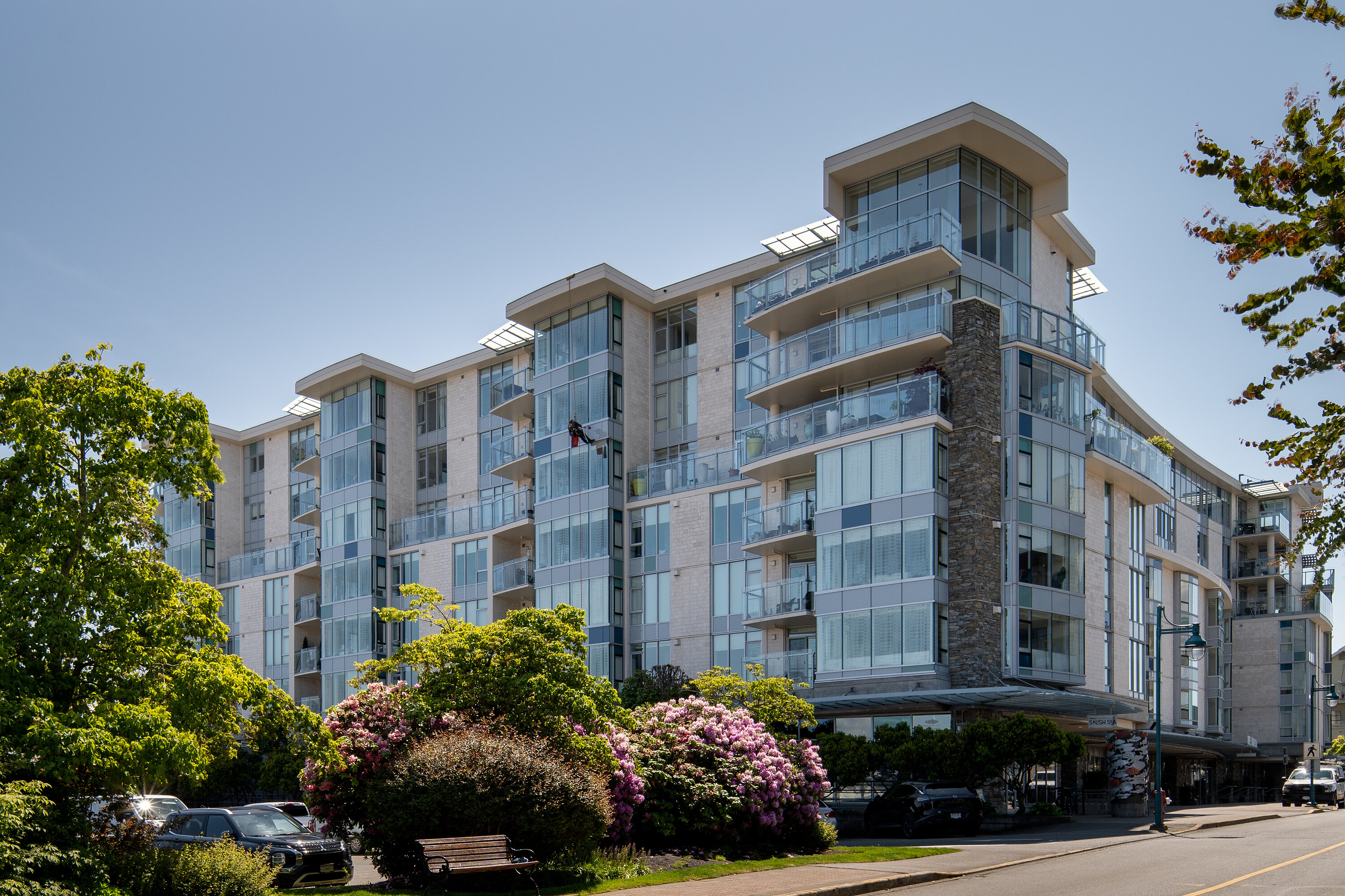 201-9809 Seaport Place