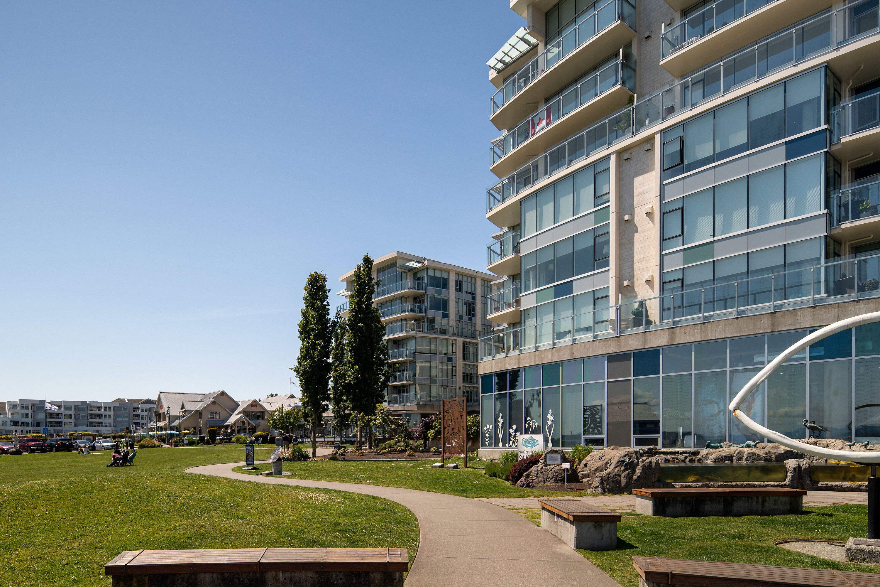 201-9809 Seaport Place