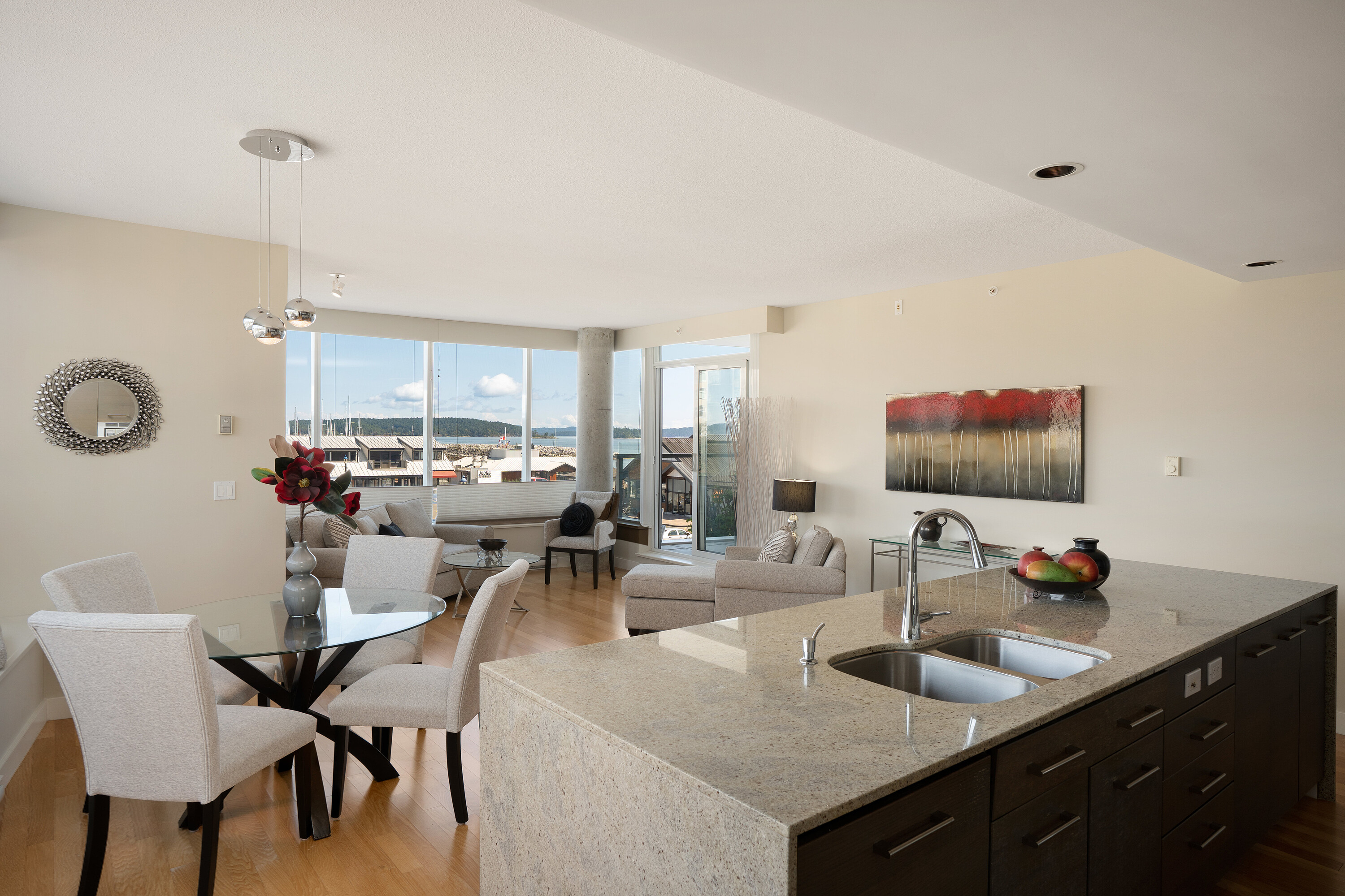 201-9809 Seaport Place