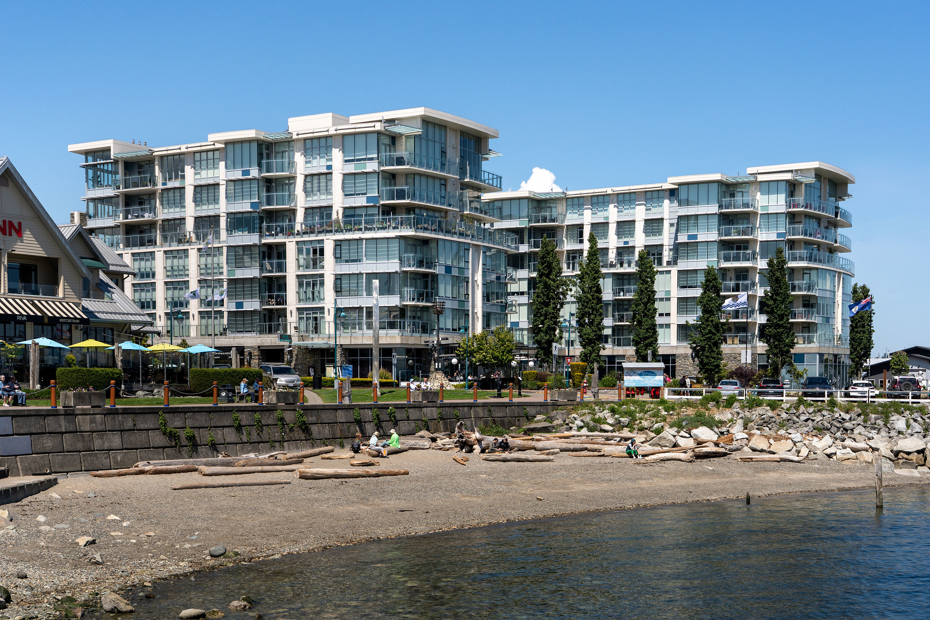 201-9809 Seaport Place