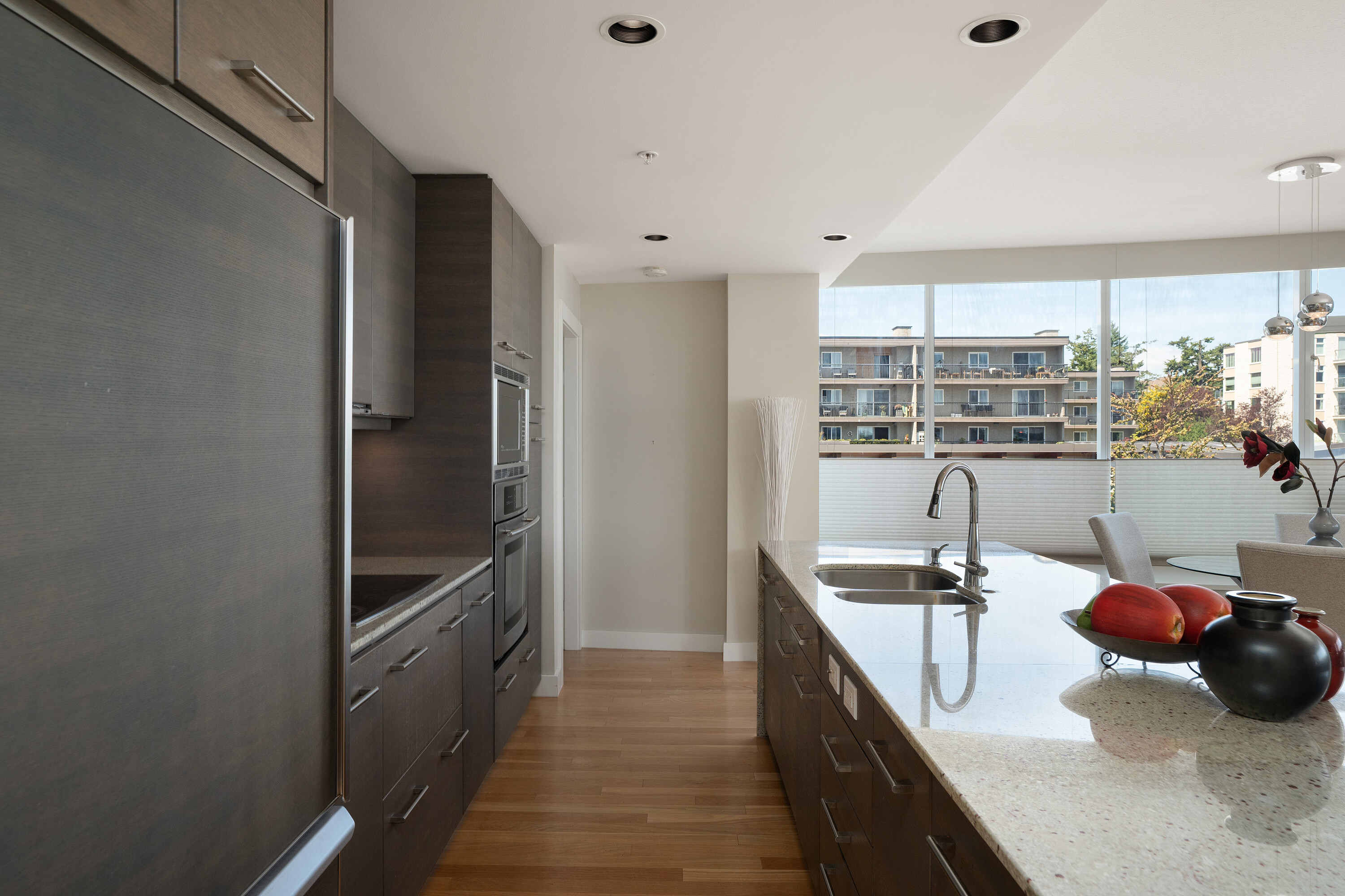 201-9809 Seaport Place