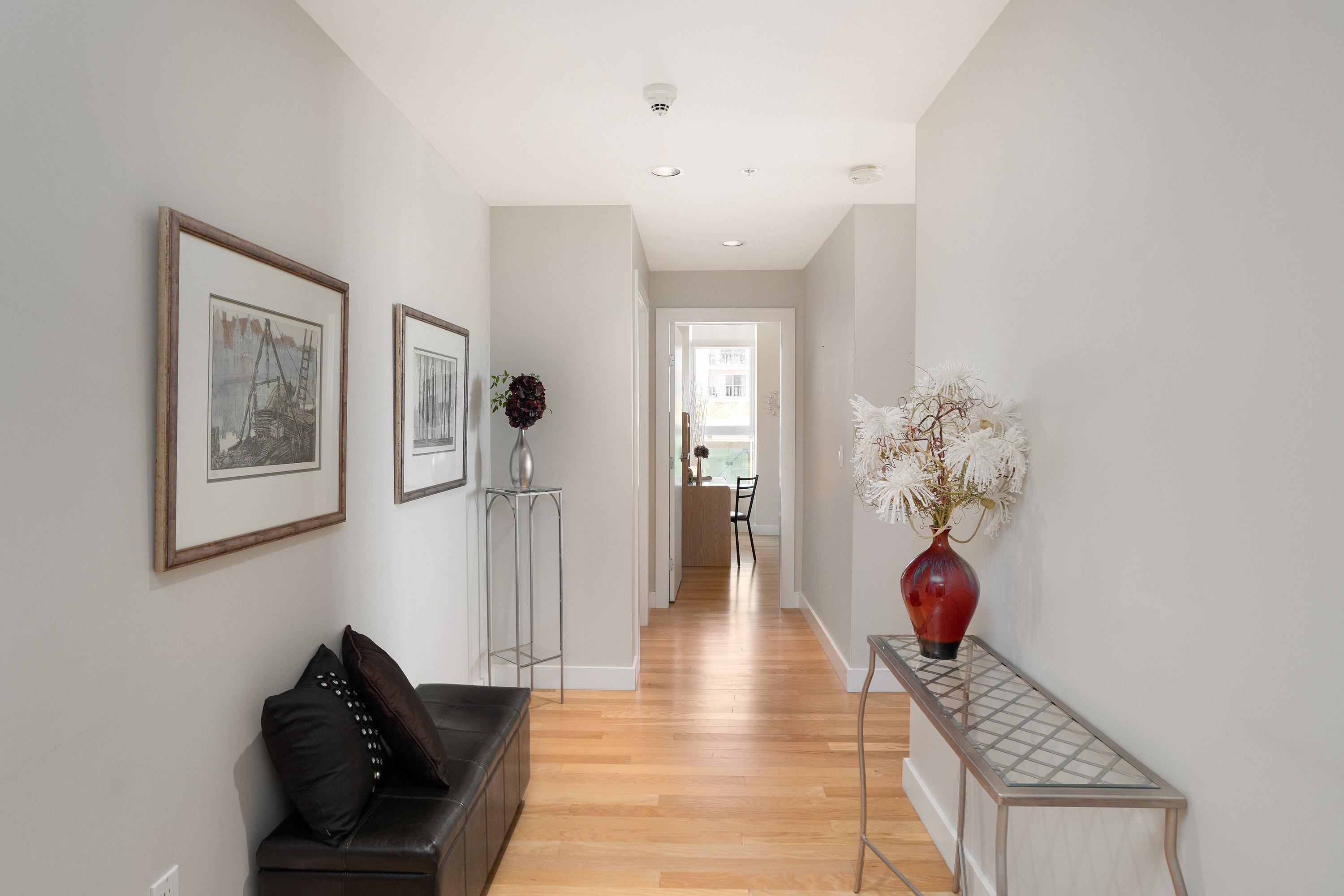 201-9809 Seaport Place