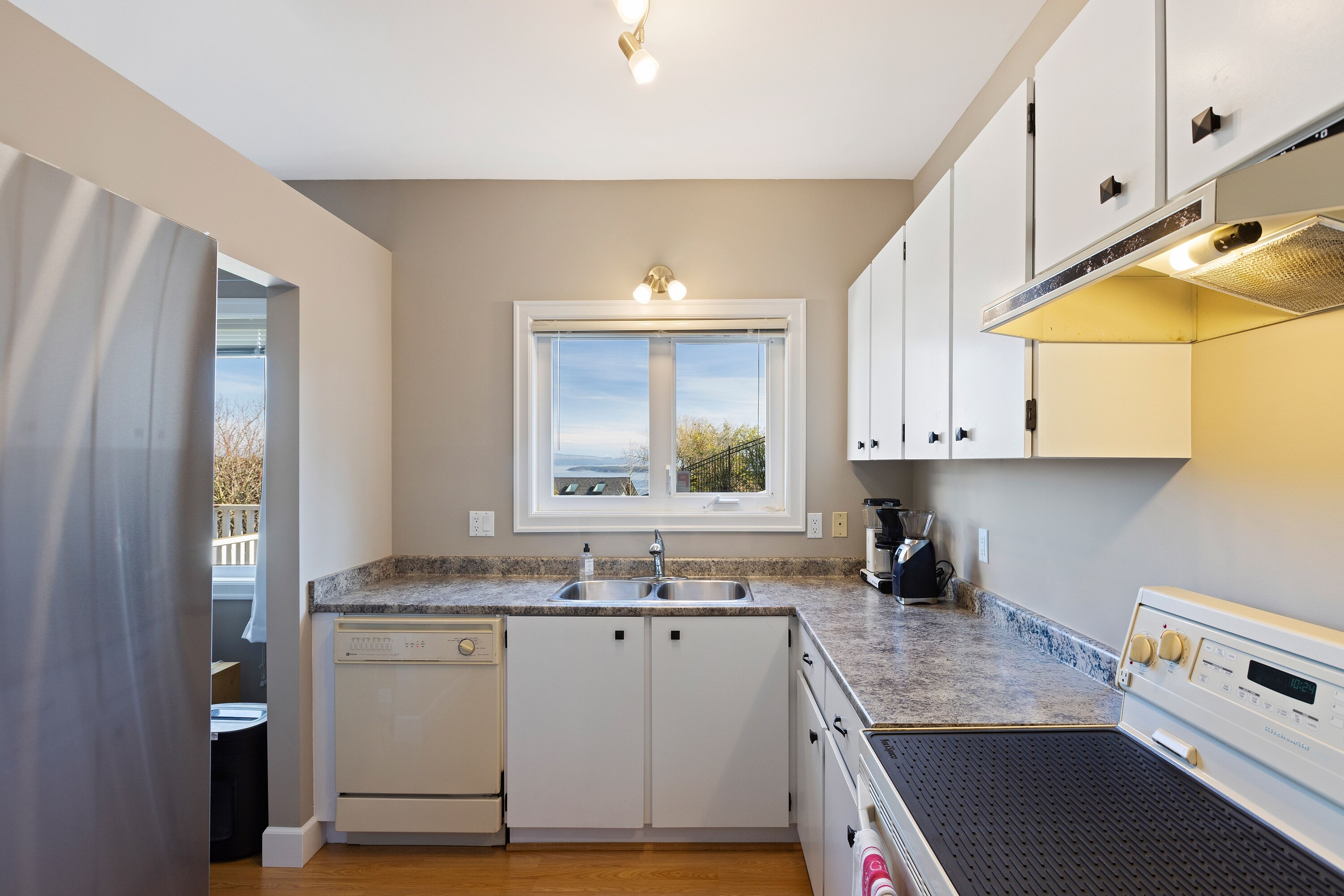 1736 Mayneview Terrace