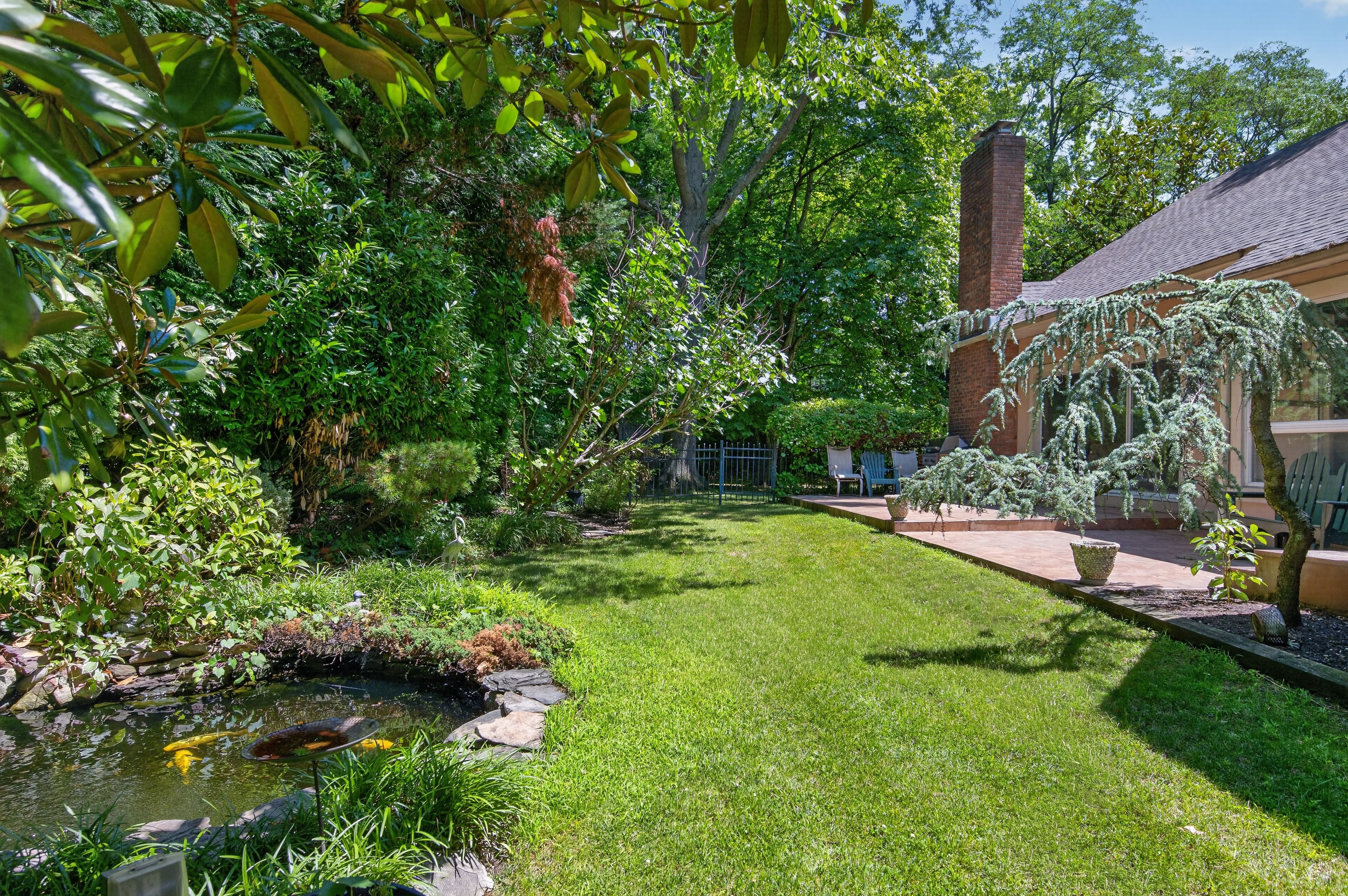 4 Waring Drive 