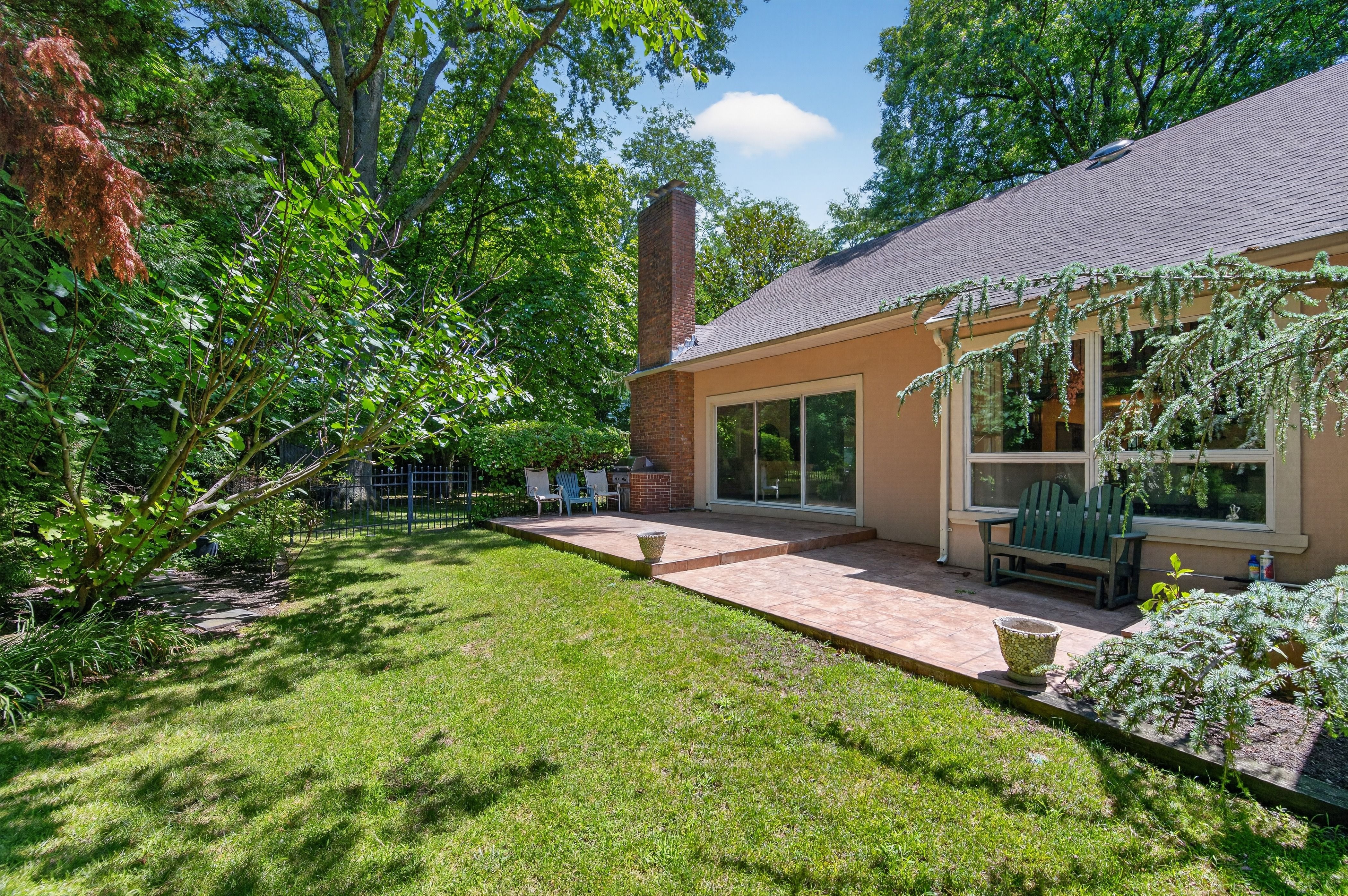 4 Waring Drive 