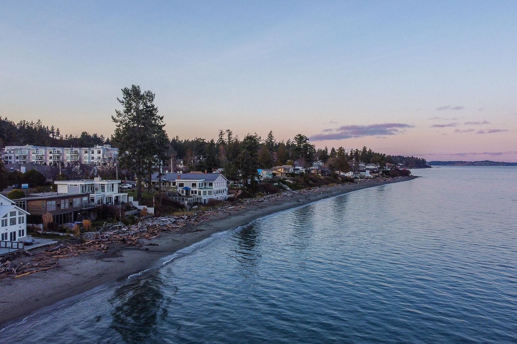 5090,94,98 Cordova Bay Road