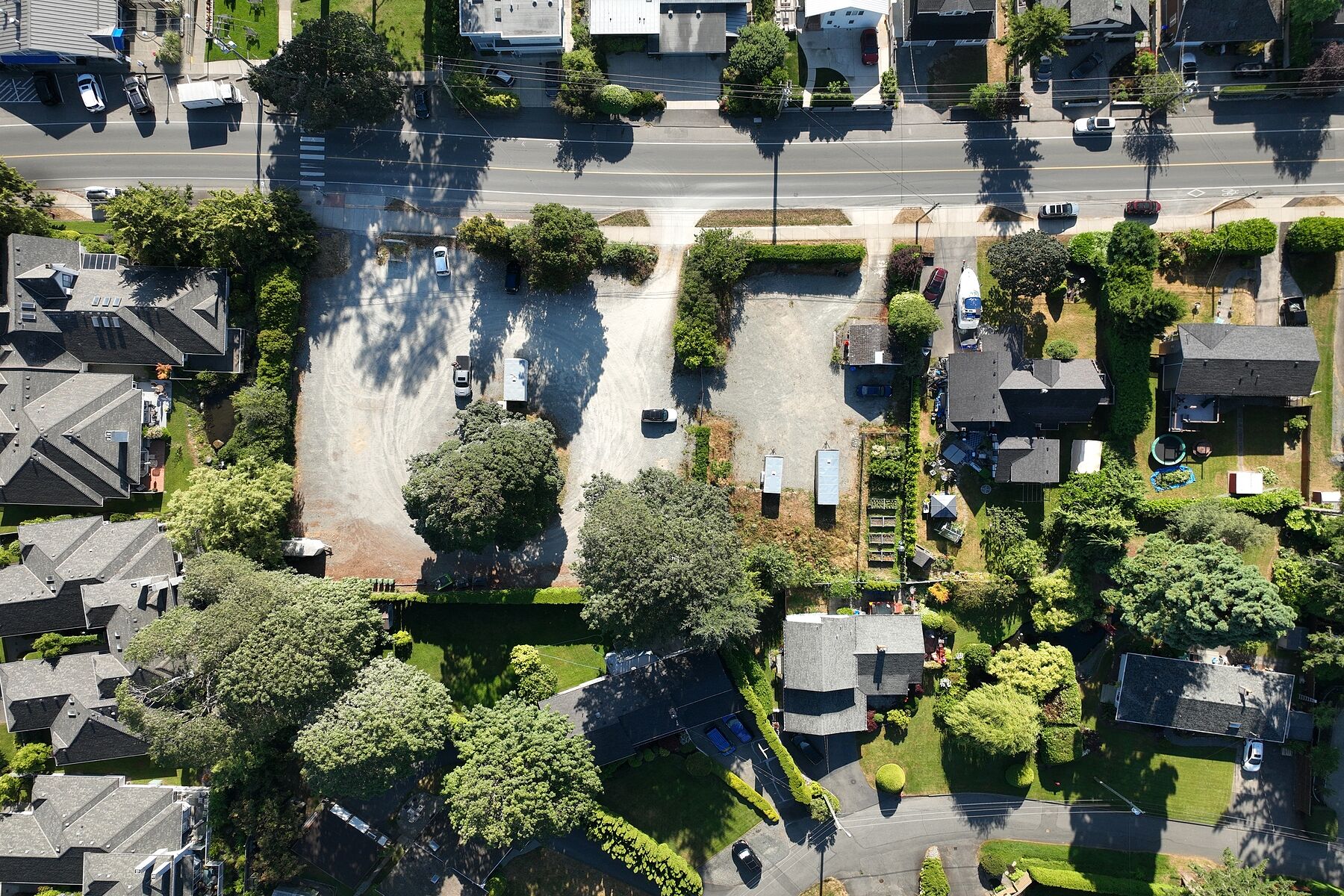 5090,94,98 Cordova Bay Road