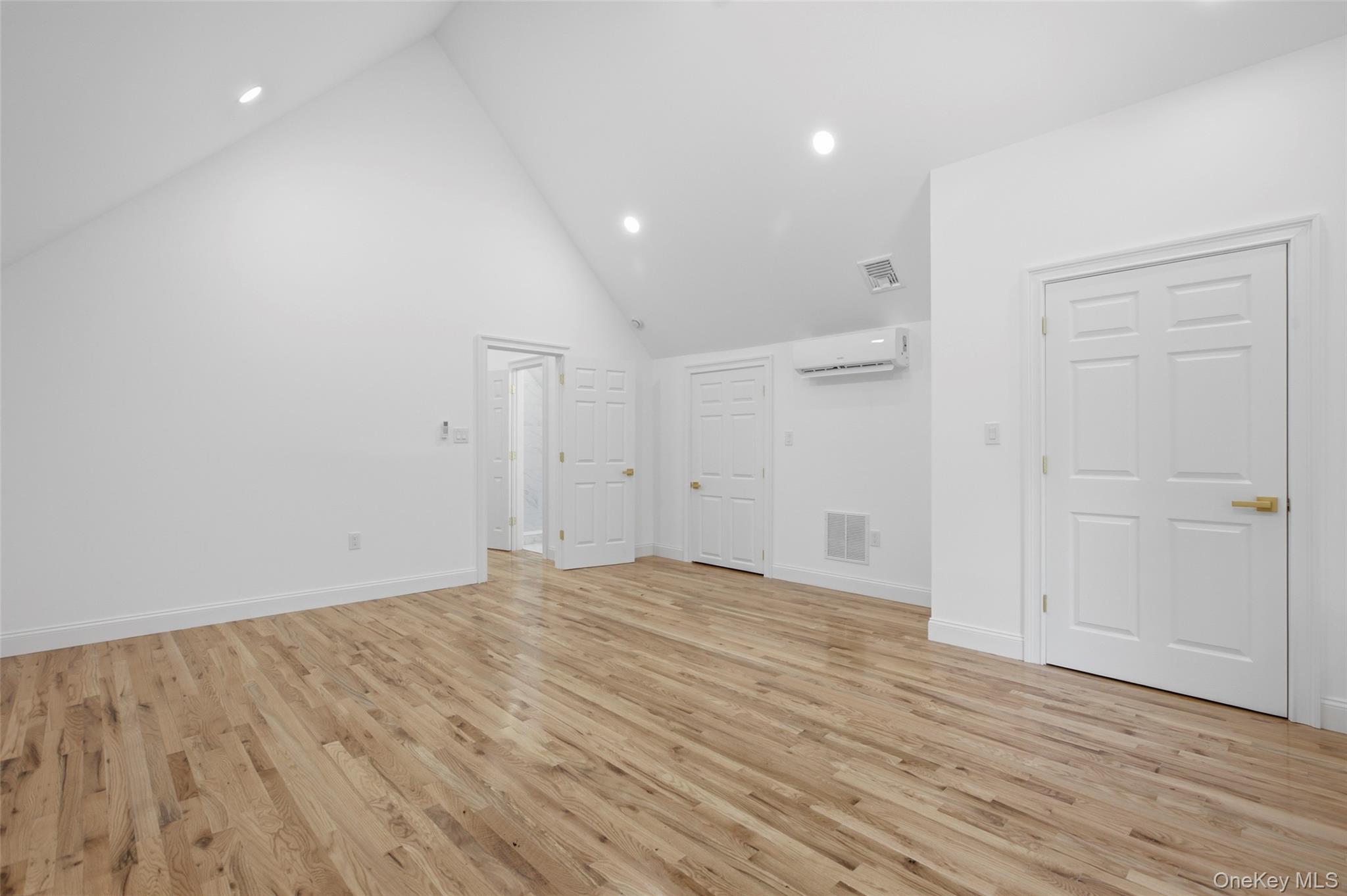 17 Nadworny Lane