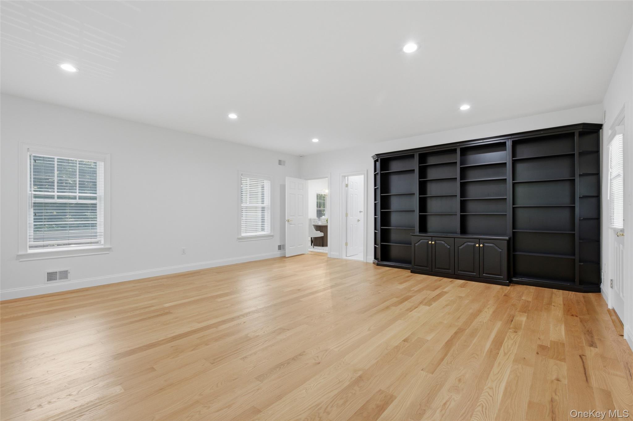 17 Nadworny Lane