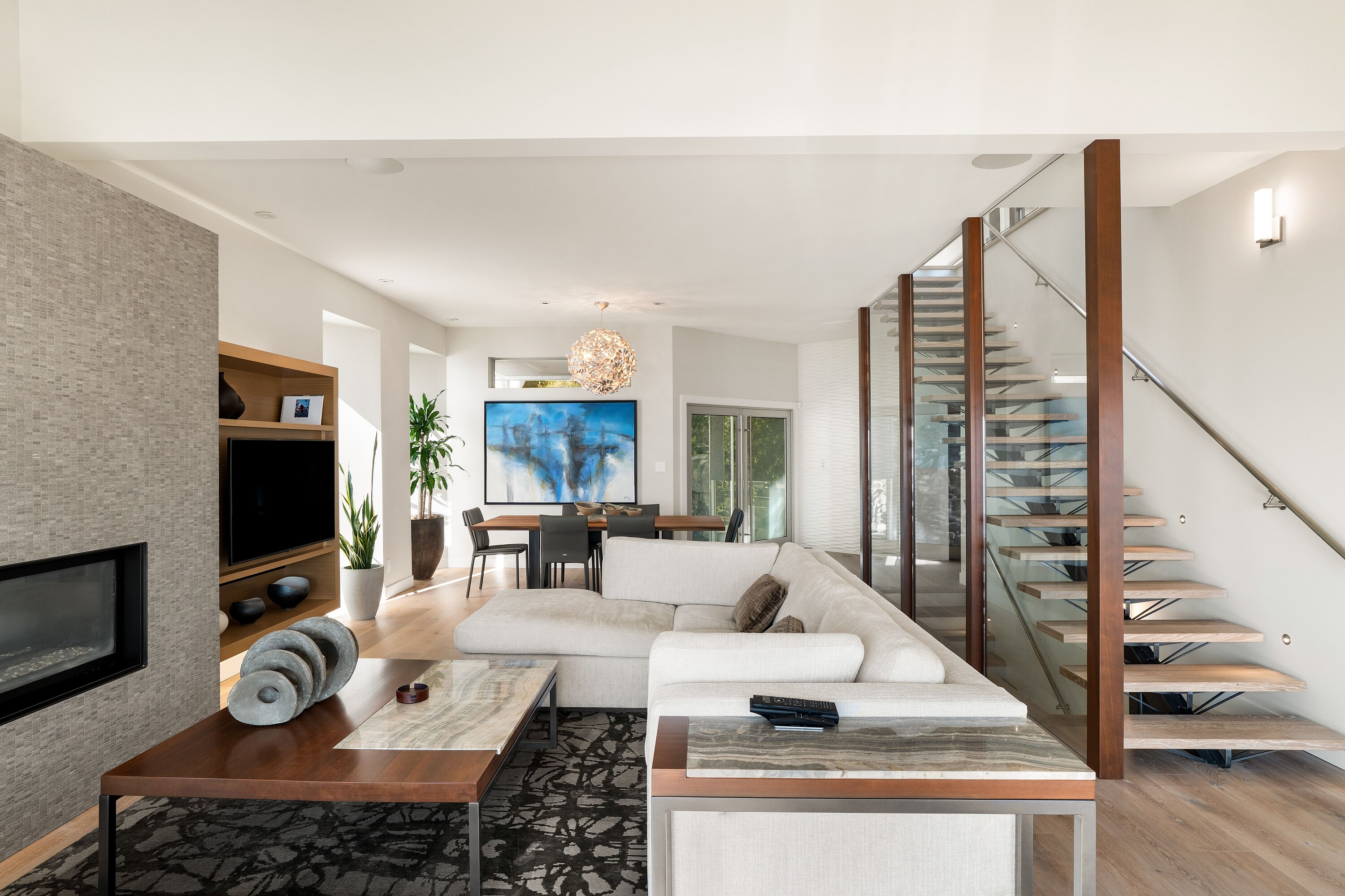 5039 Cordova Bay Road