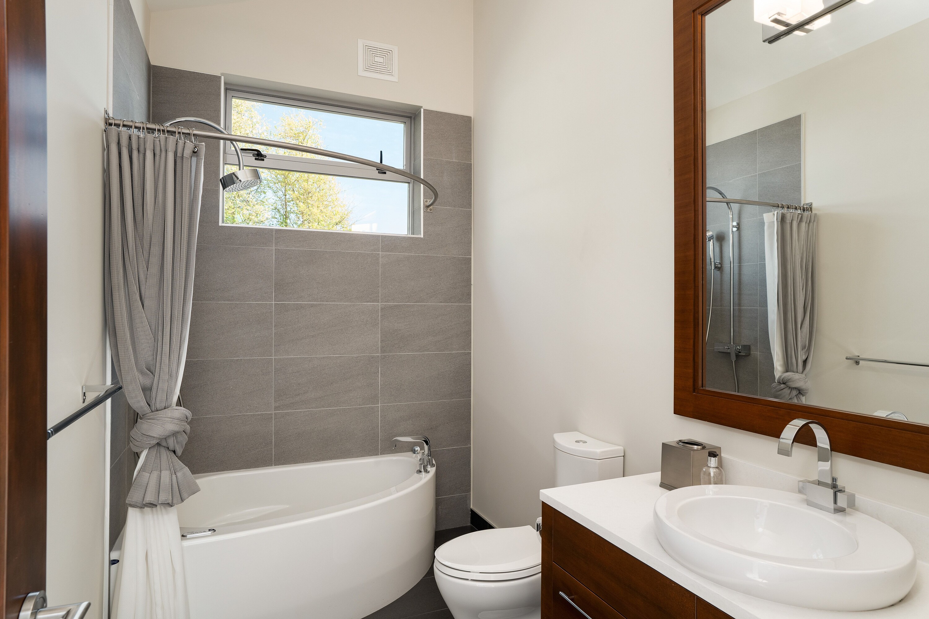5039 Cordova Bay Road
