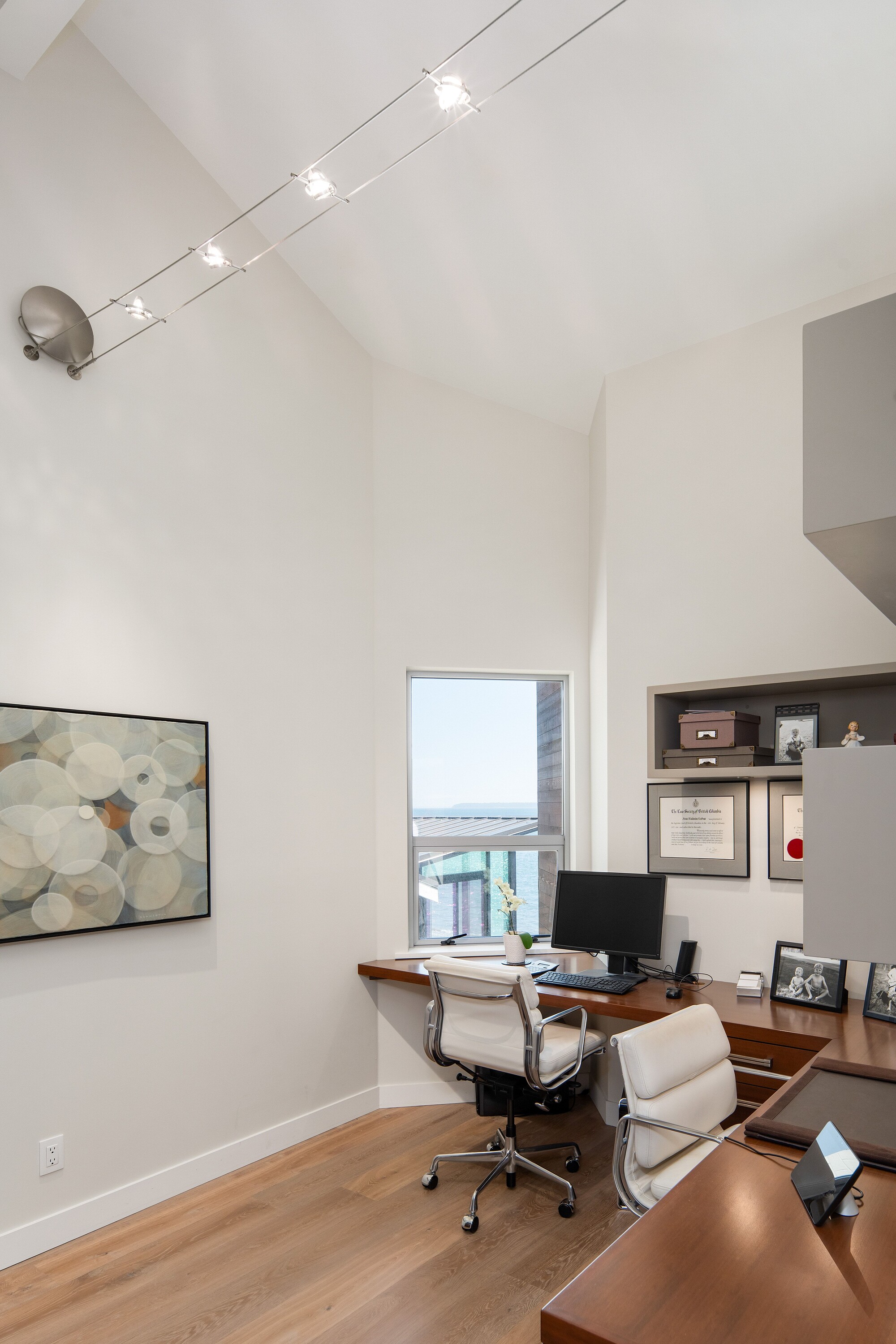 5039 Cordova Bay Road