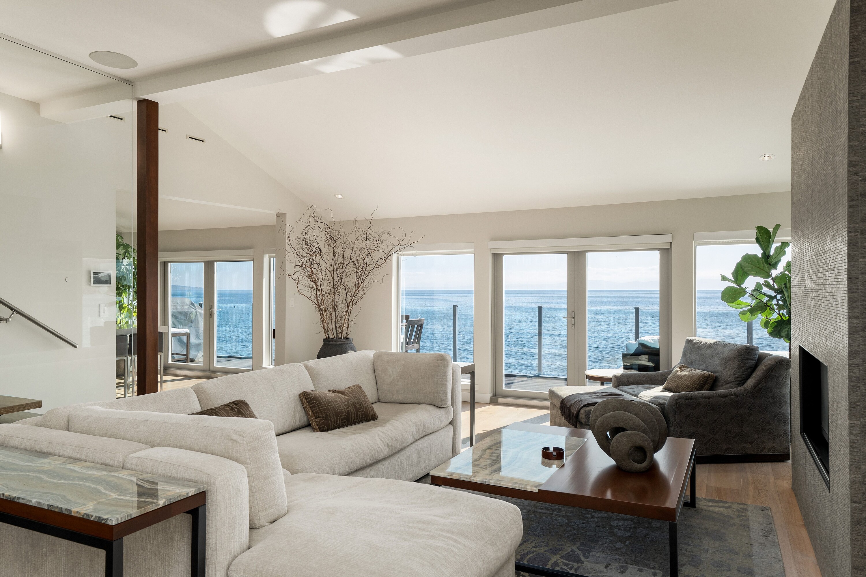5039 Cordova Bay Road