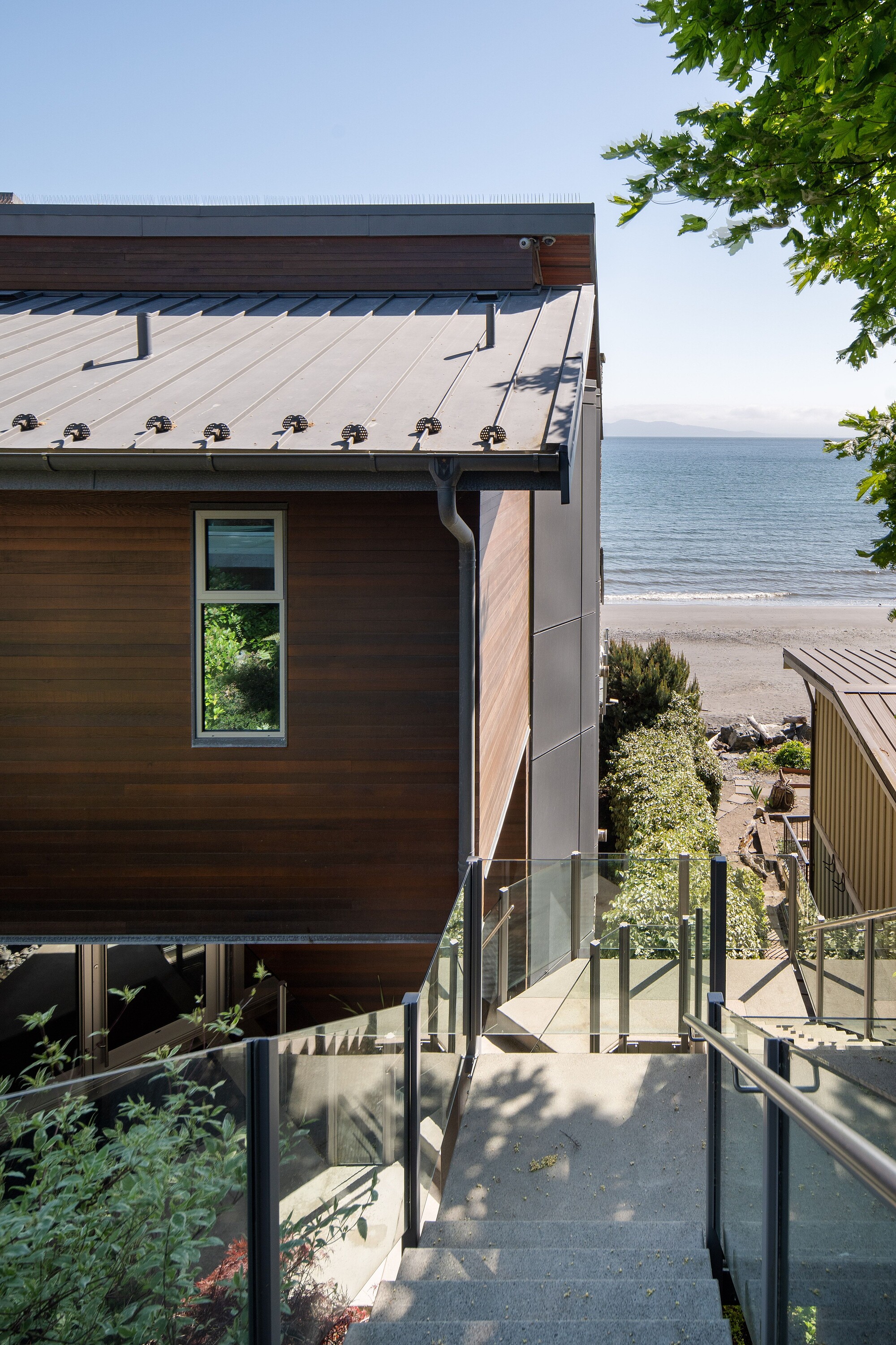 5039 Cordova Bay Road
