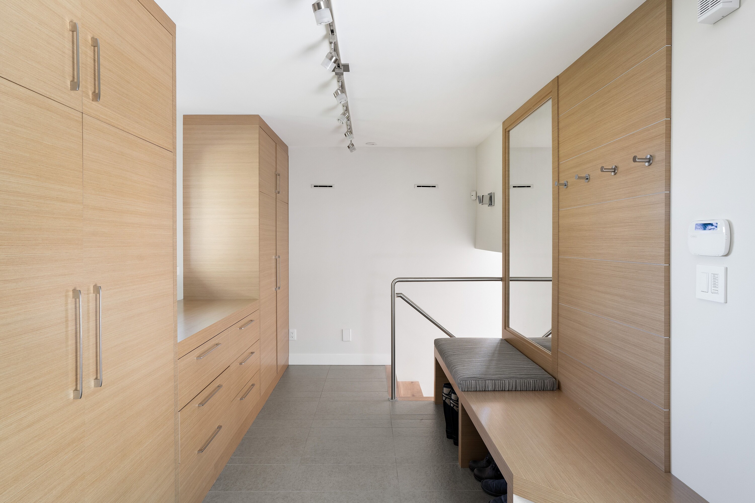 5039 Cordova Bay Road