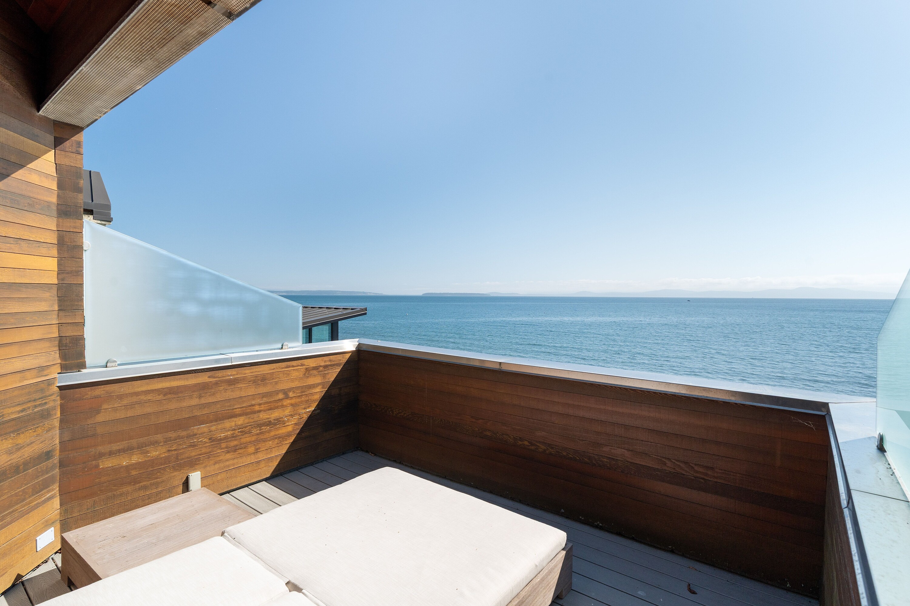 5039 Cordova Bay Road