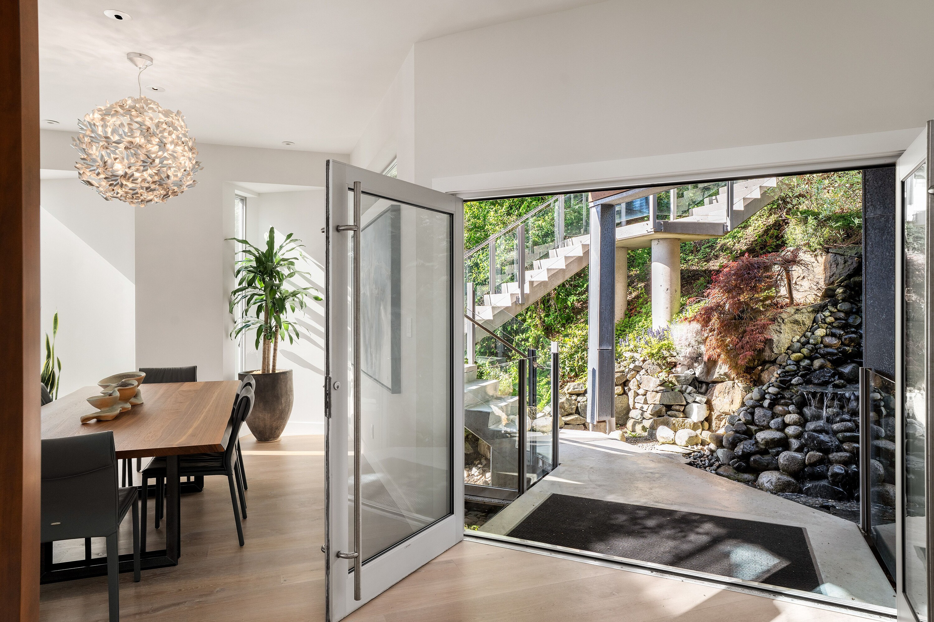 5039 Cordova Bay Road