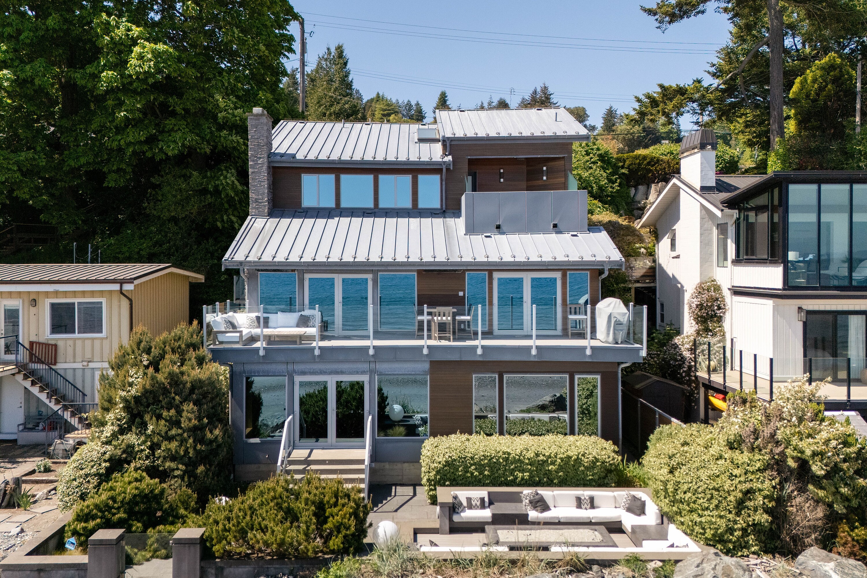 5039 Cordova Bay Road