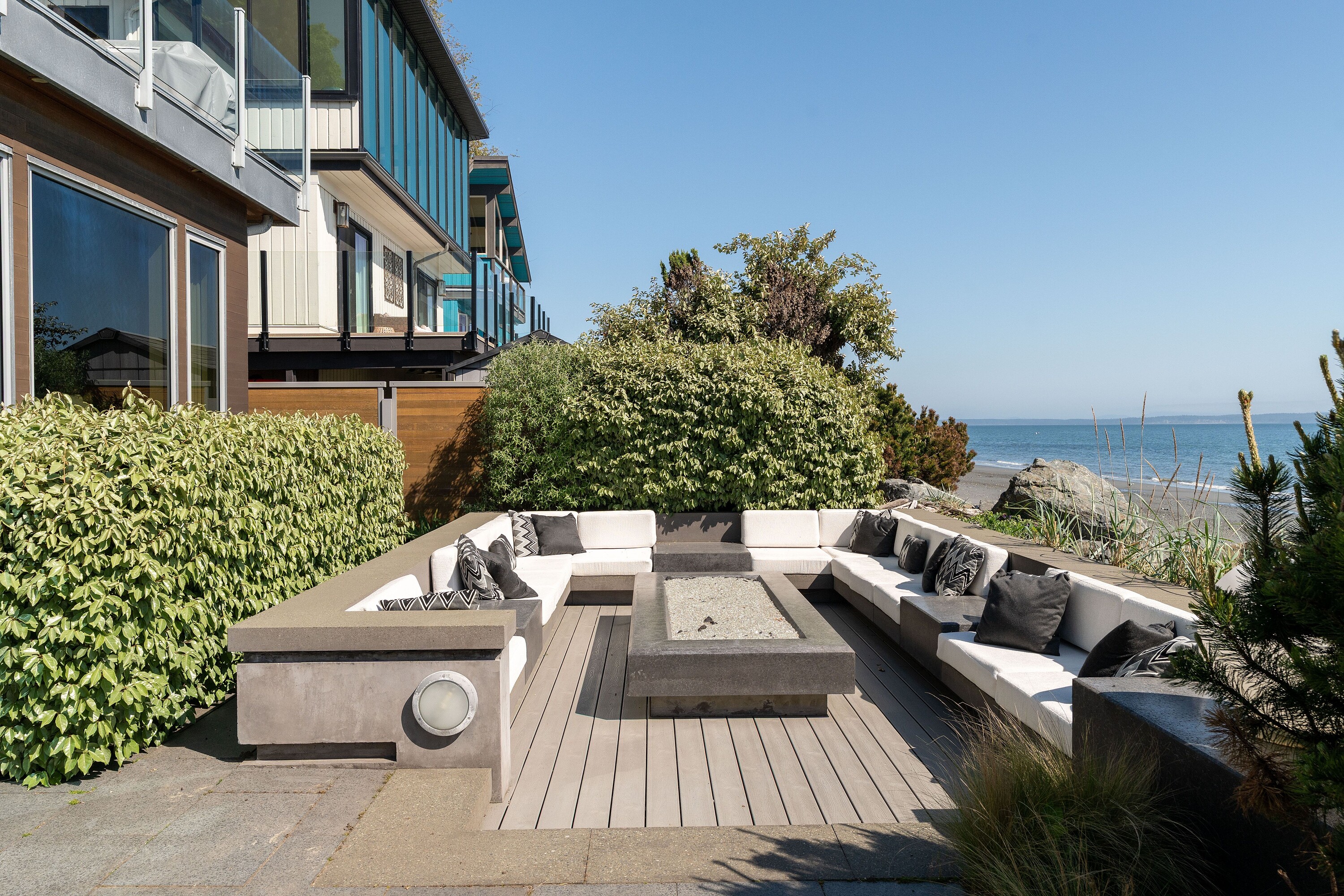5039 Cordova Bay Road