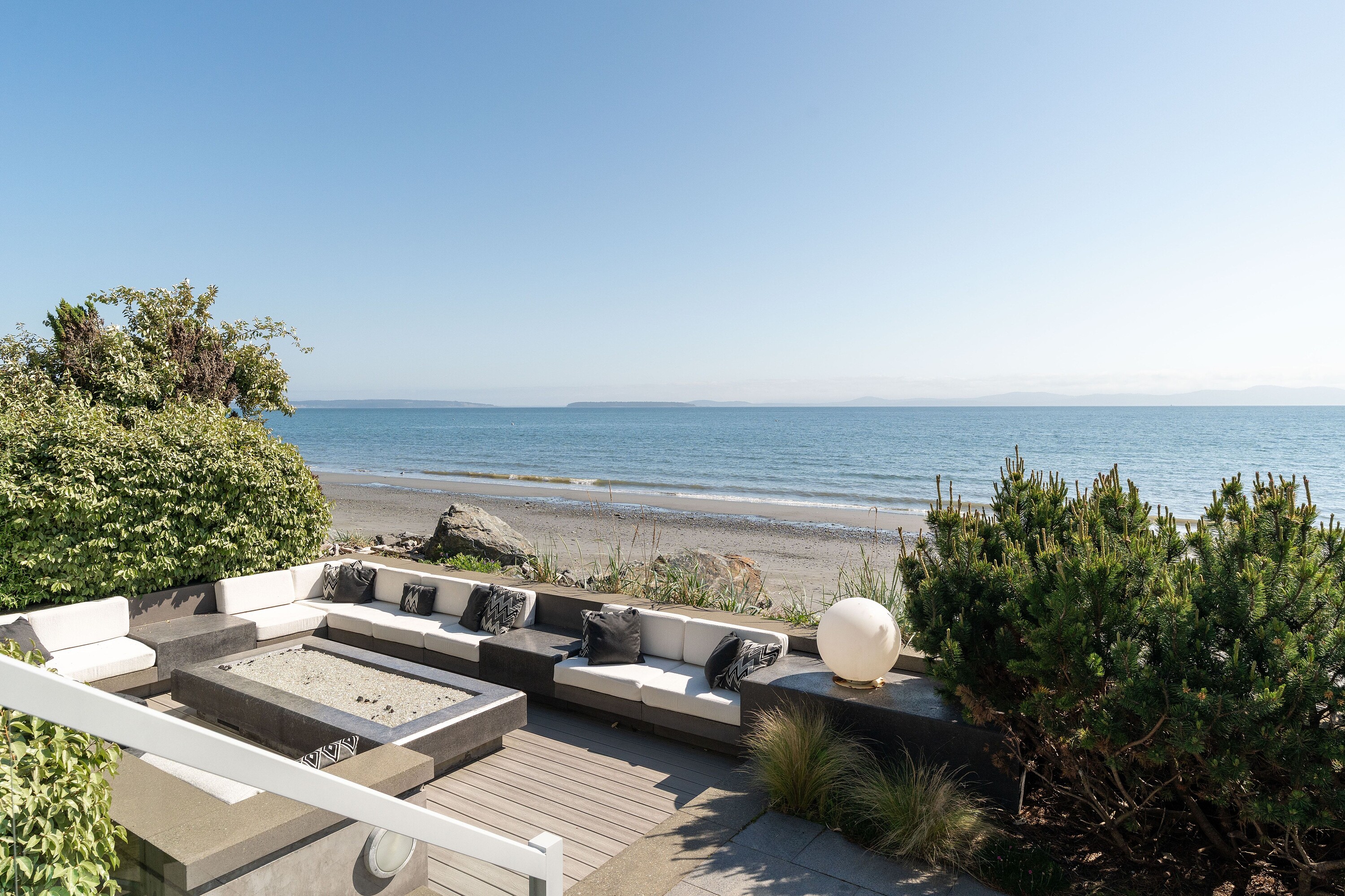 5039 Cordova Bay Road