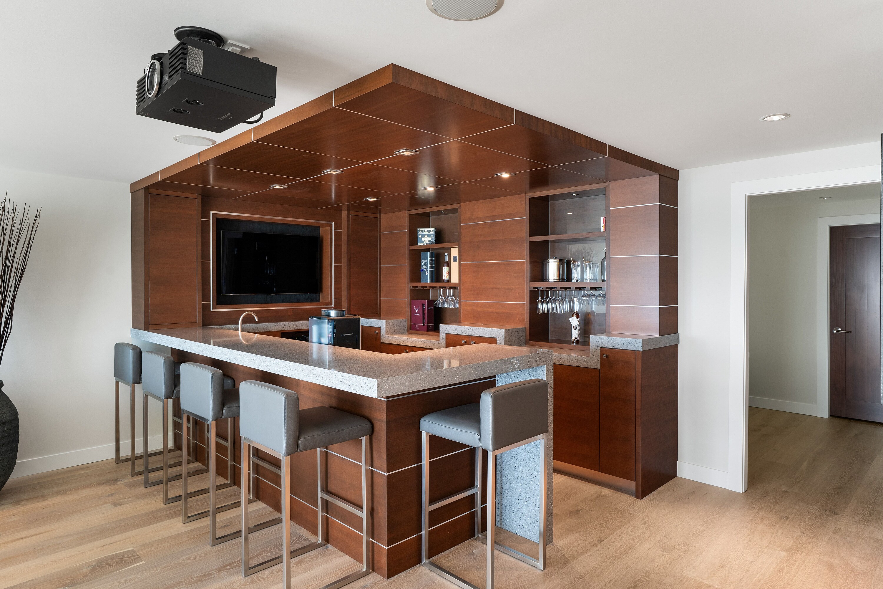 5039 Cordova Bay Road