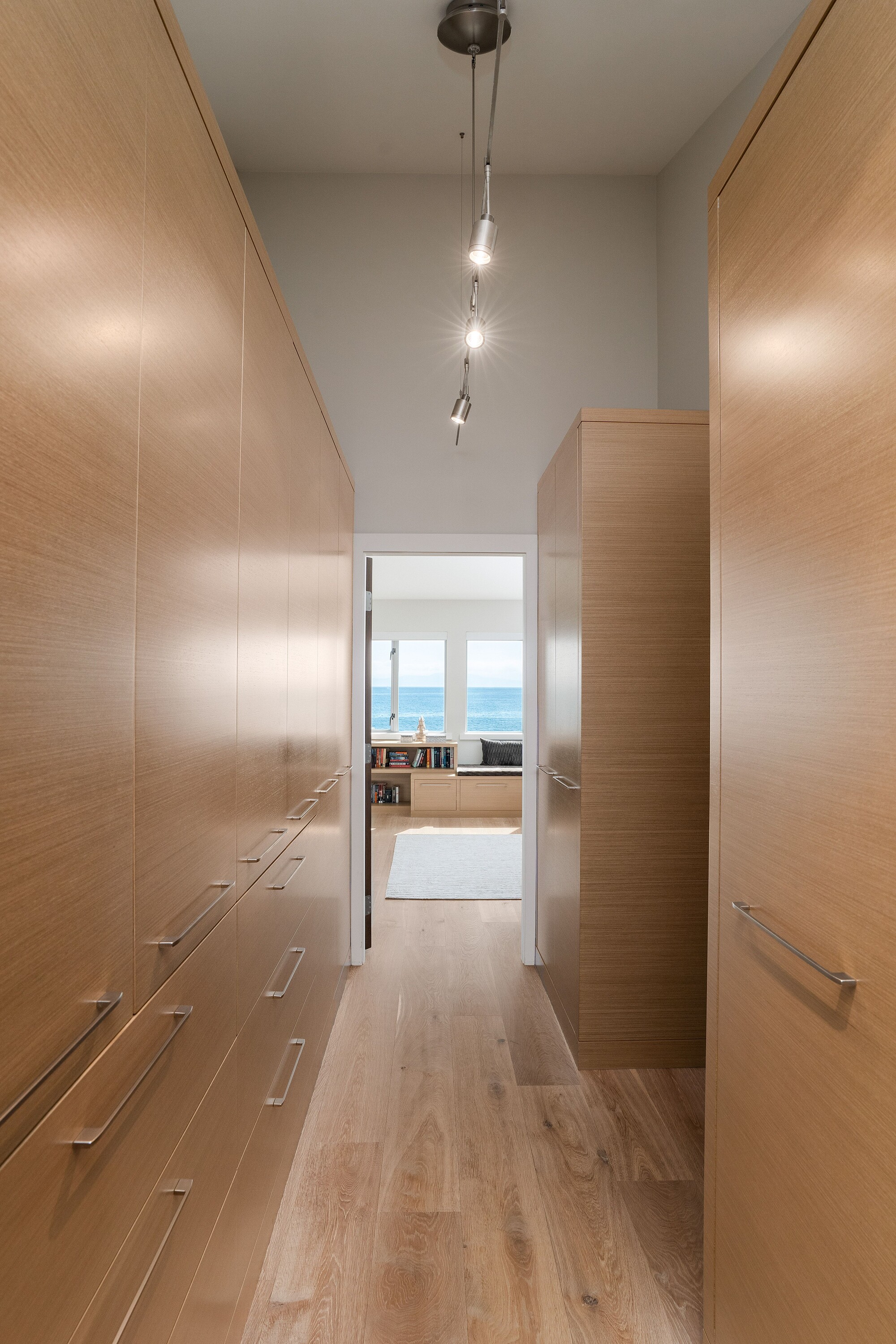 5039 Cordova Bay Road