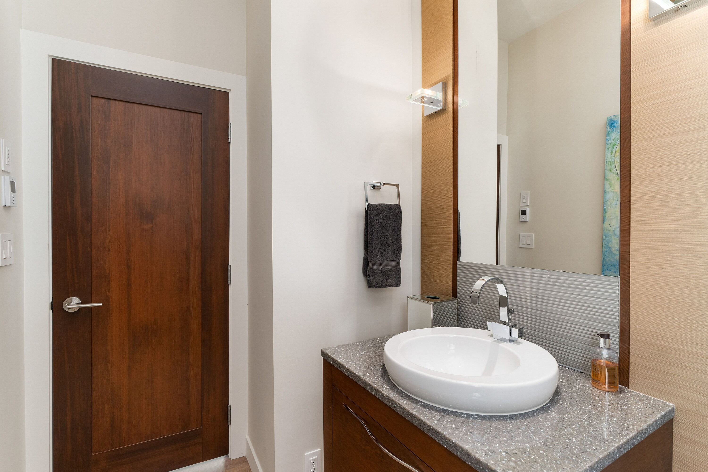 5039 Cordova Bay Road