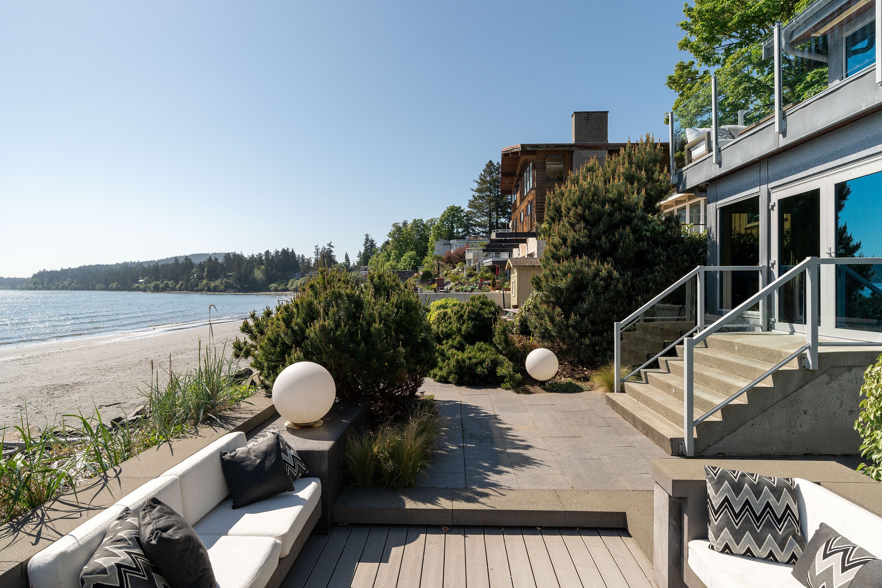 5039 Cordova Bay Road