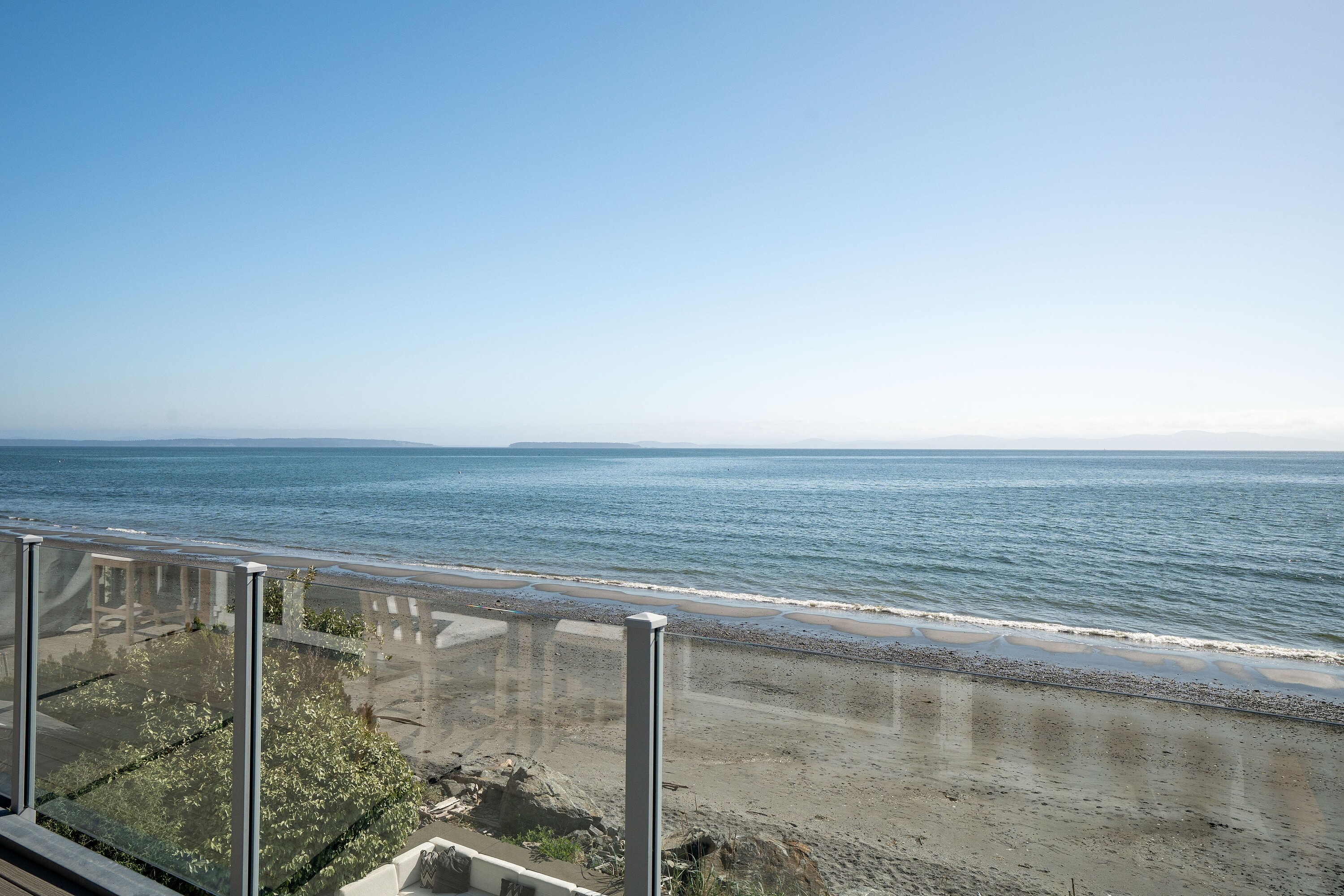 5039 Cordova Bay Road