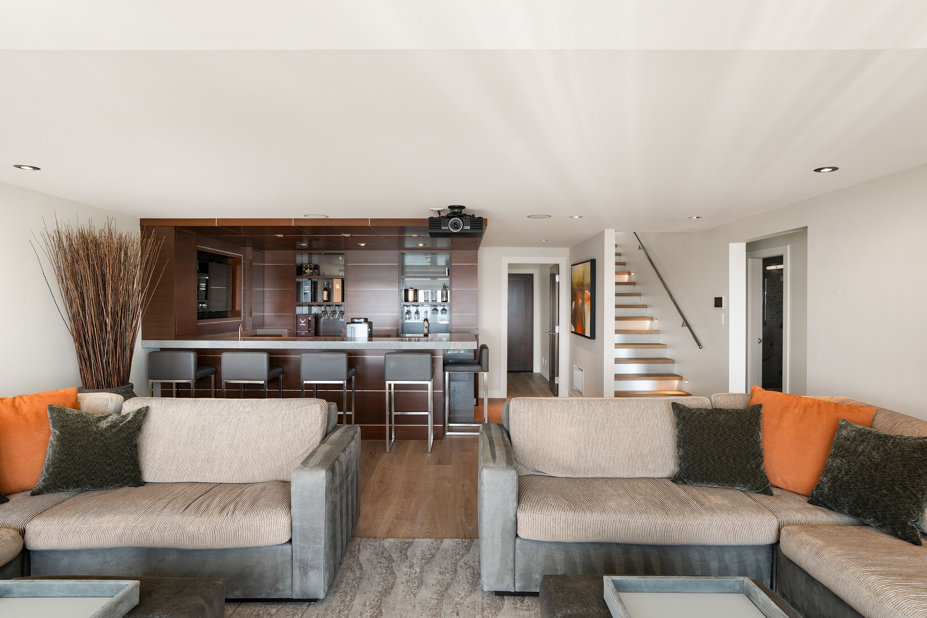 5039 Cordova Bay Road