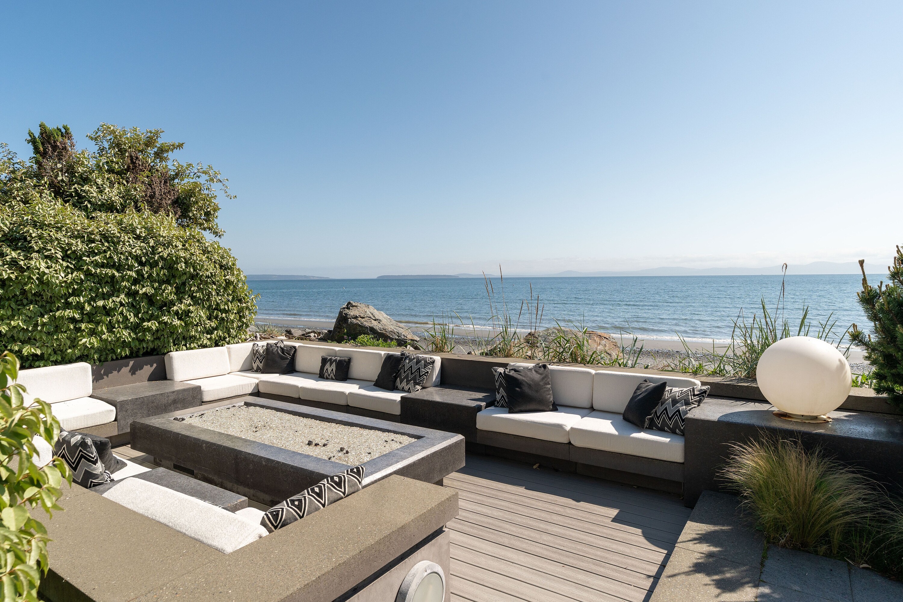 5039 Cordova Bay Road