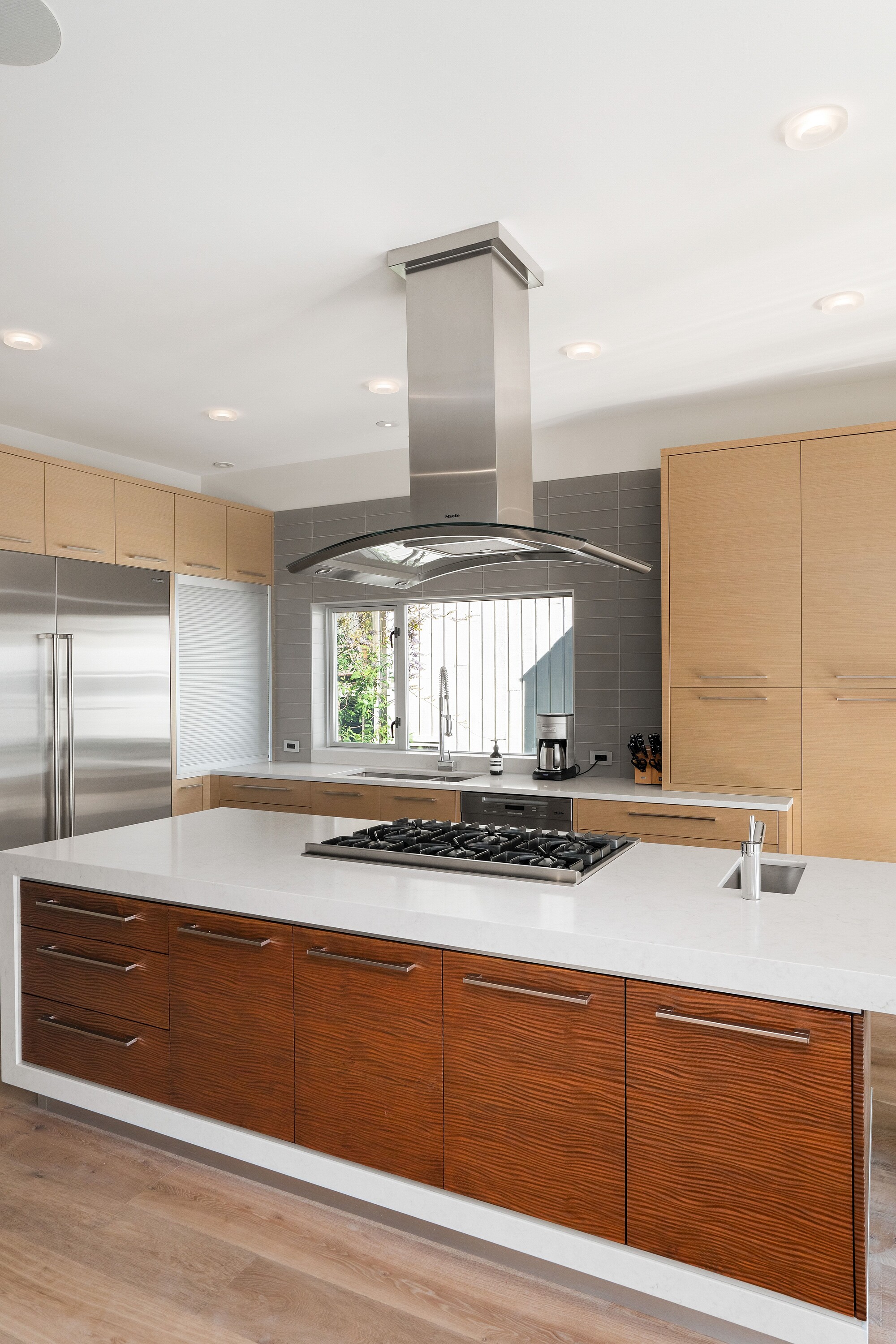 5039 Cordova Bay Road