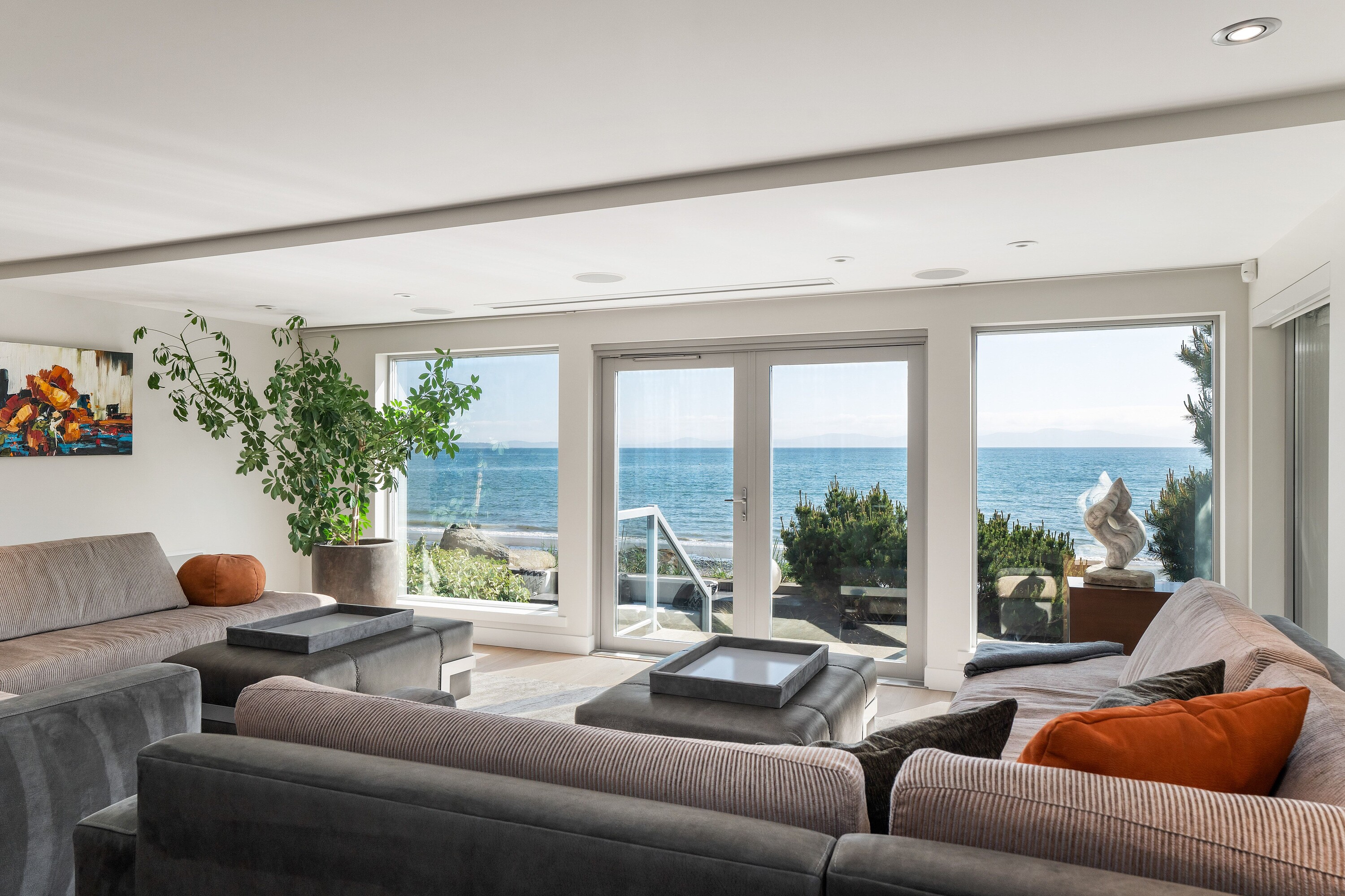 5039 Cordova Bay Road